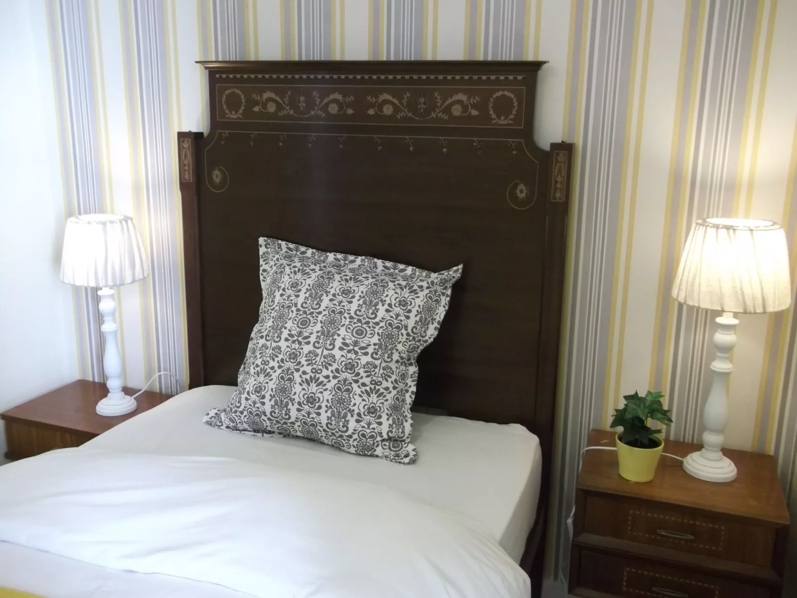 Angola 3 Dachgeschoss-Drinnen