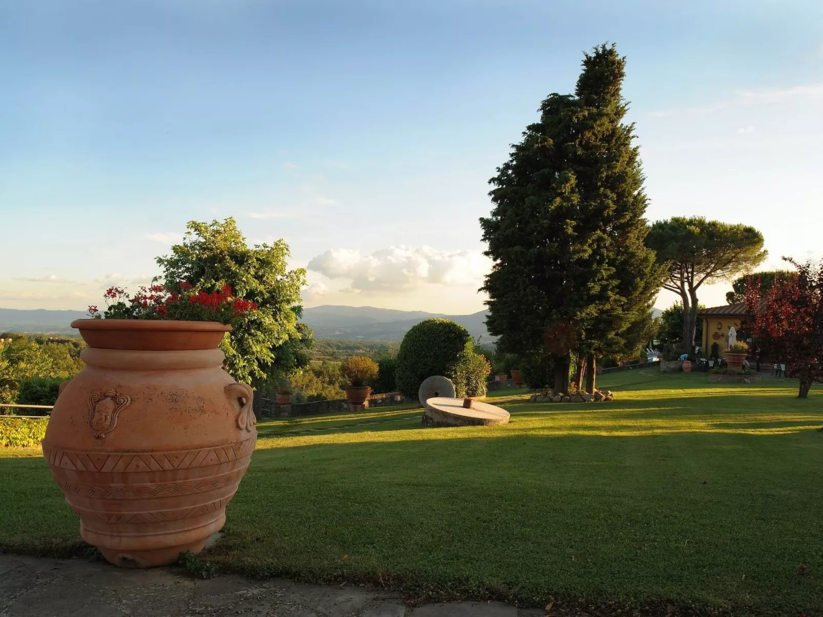 Unterkunft in einer Residenz mit Restaurant und Schwimmbad-Dehors
