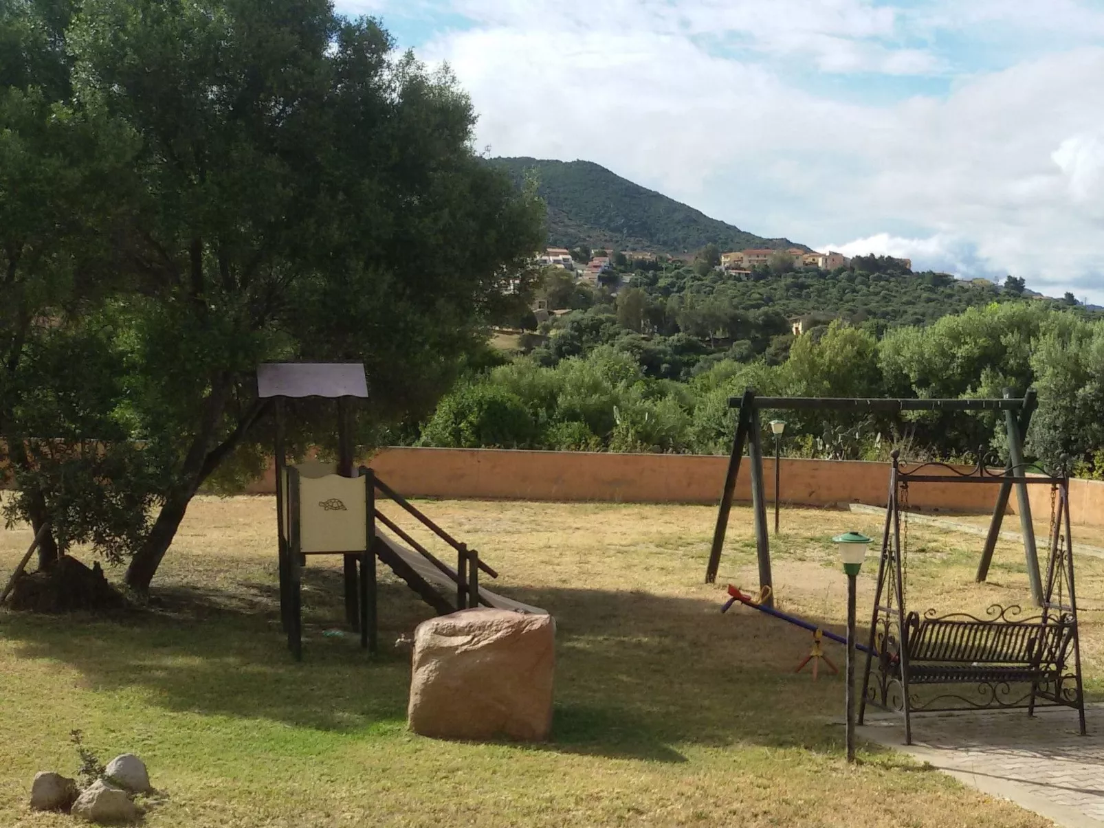 Badus in Badesi-Outside