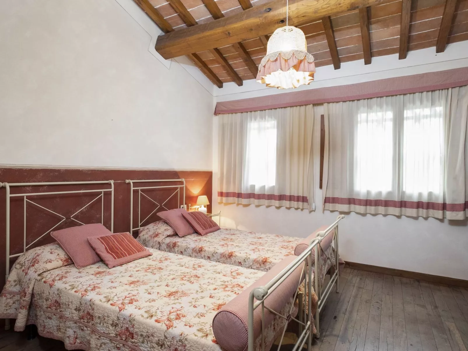 Ferienvilla 'Casa Rossa' mit privatem Pool-Inside