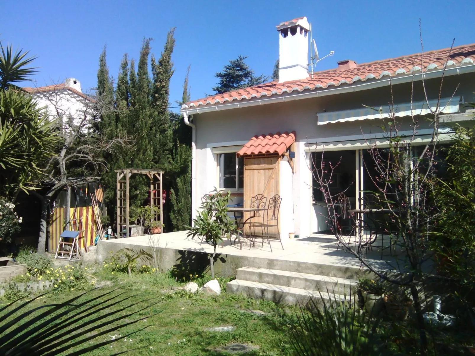 In Méditerranée mit Grill, Garten und Terrasse-Draußen