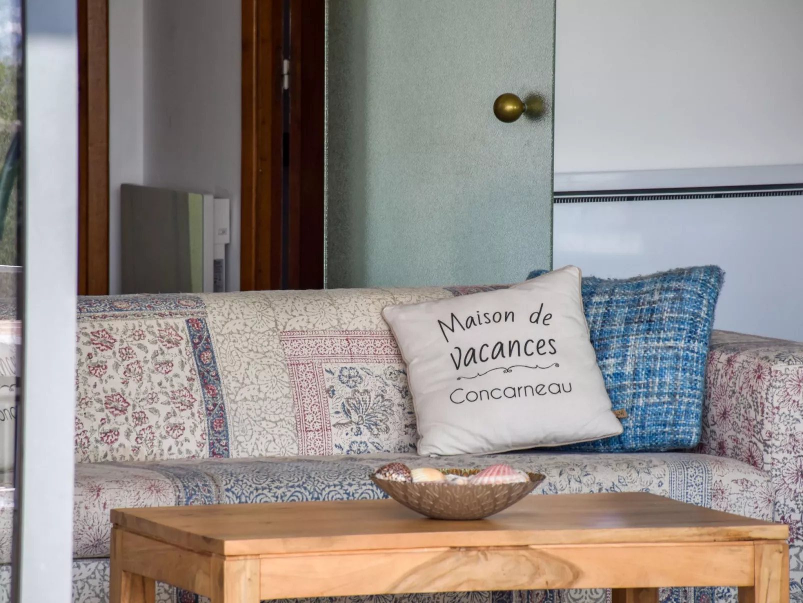 Villa mit großem Grundstück direkt am Mer-Drinnen