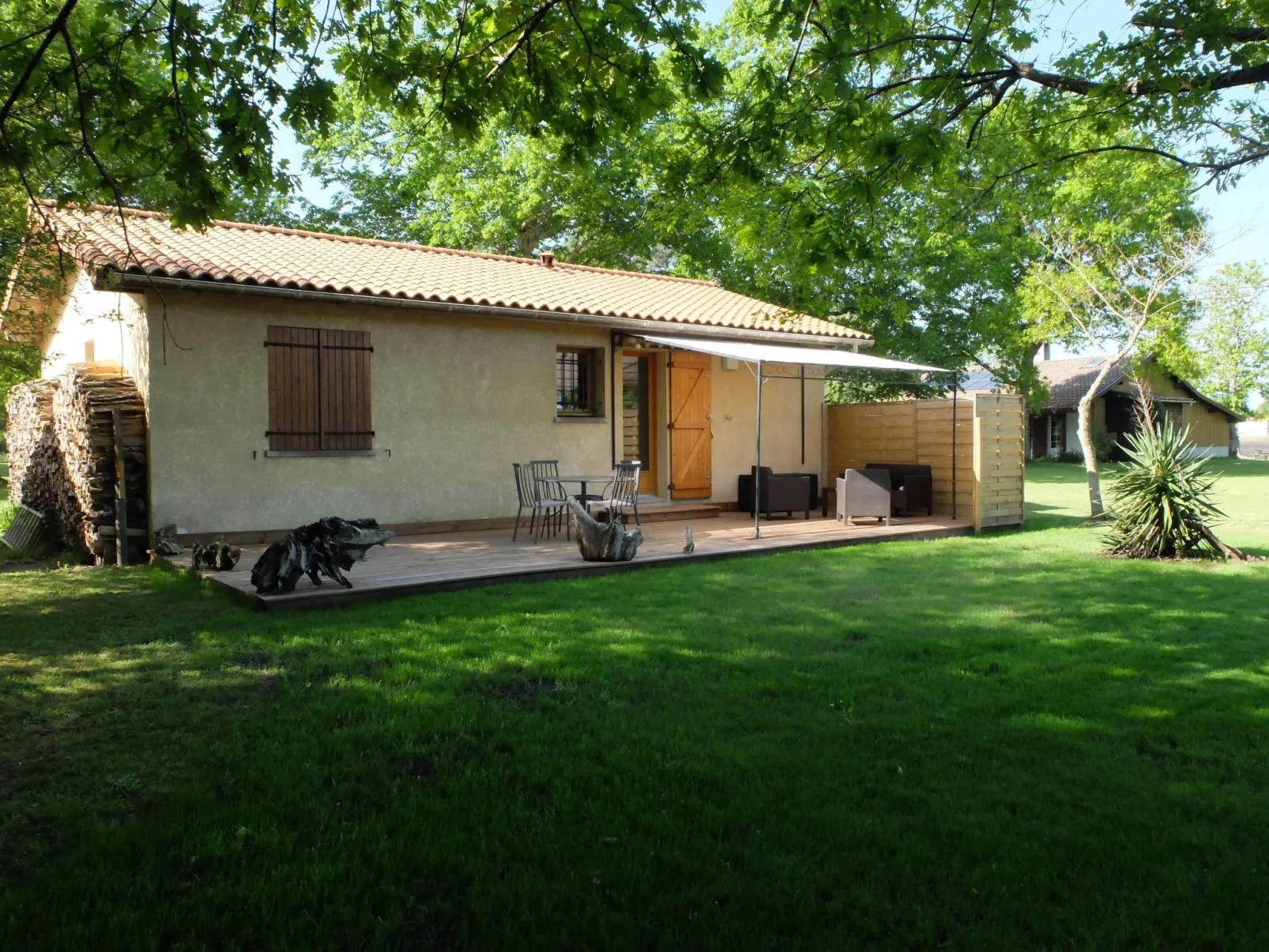Gemütliches Ferienhäuschen im Grünen mit Terrasse