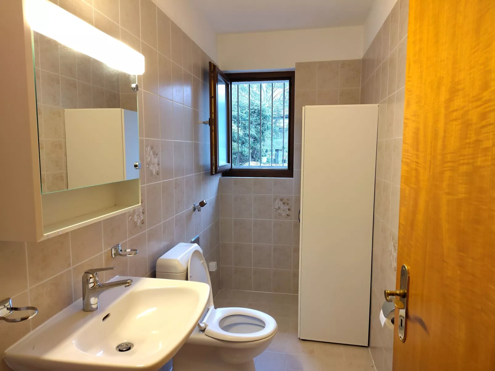 Maspoli Holidays 626 - Brandneuer, einzigartiger Raum-Dedans