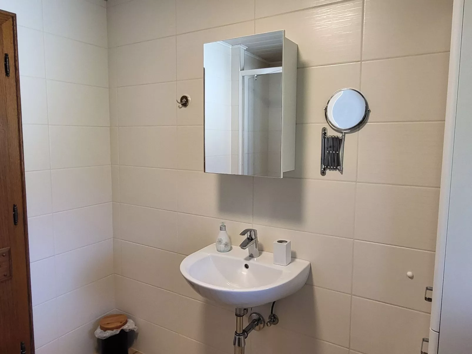 Geräumige Wohnung mit zwei Schlafzimmern und Balkon-Dedans