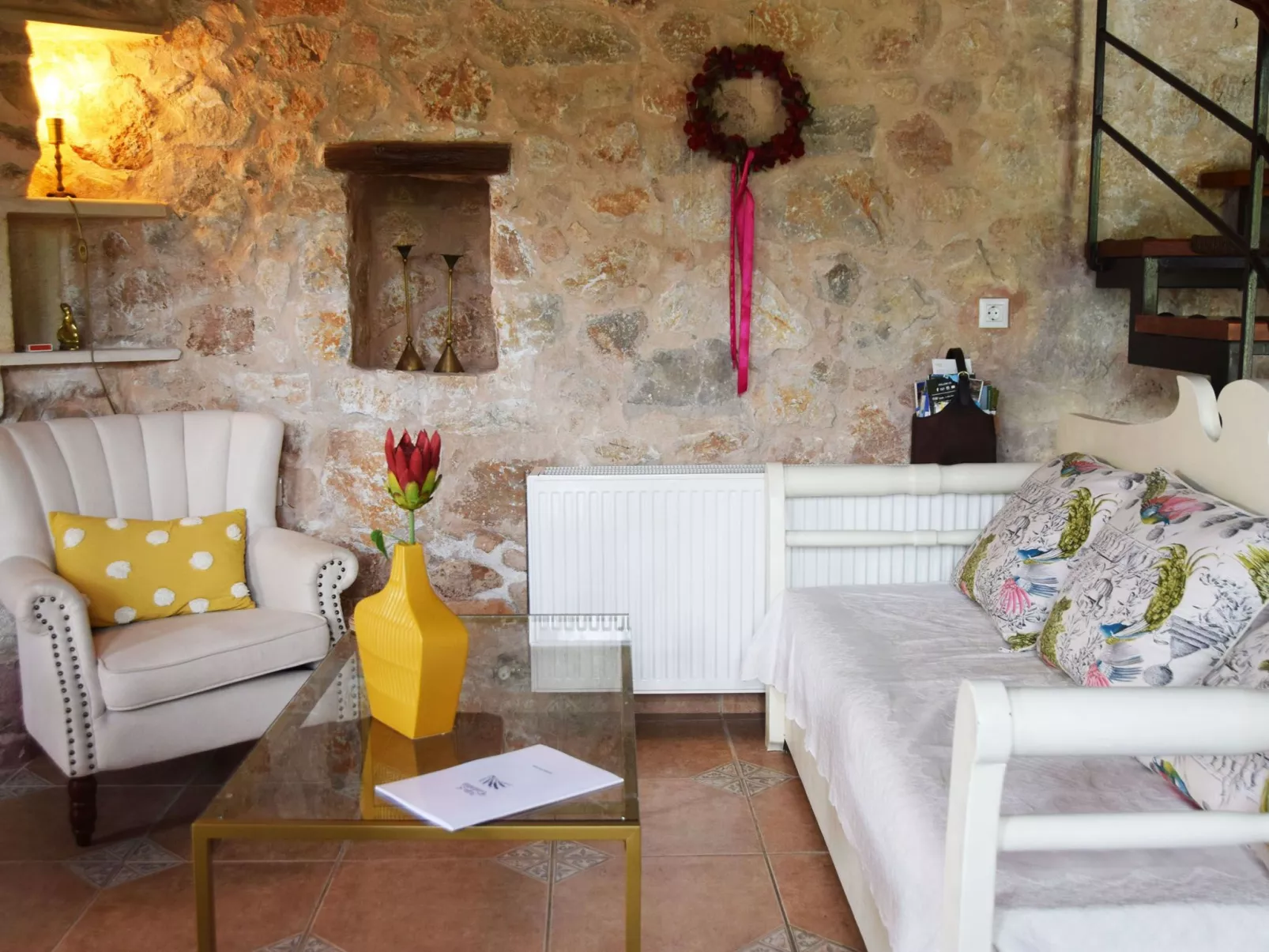 Villa aus Stein "Galatia"-Image-tags.info