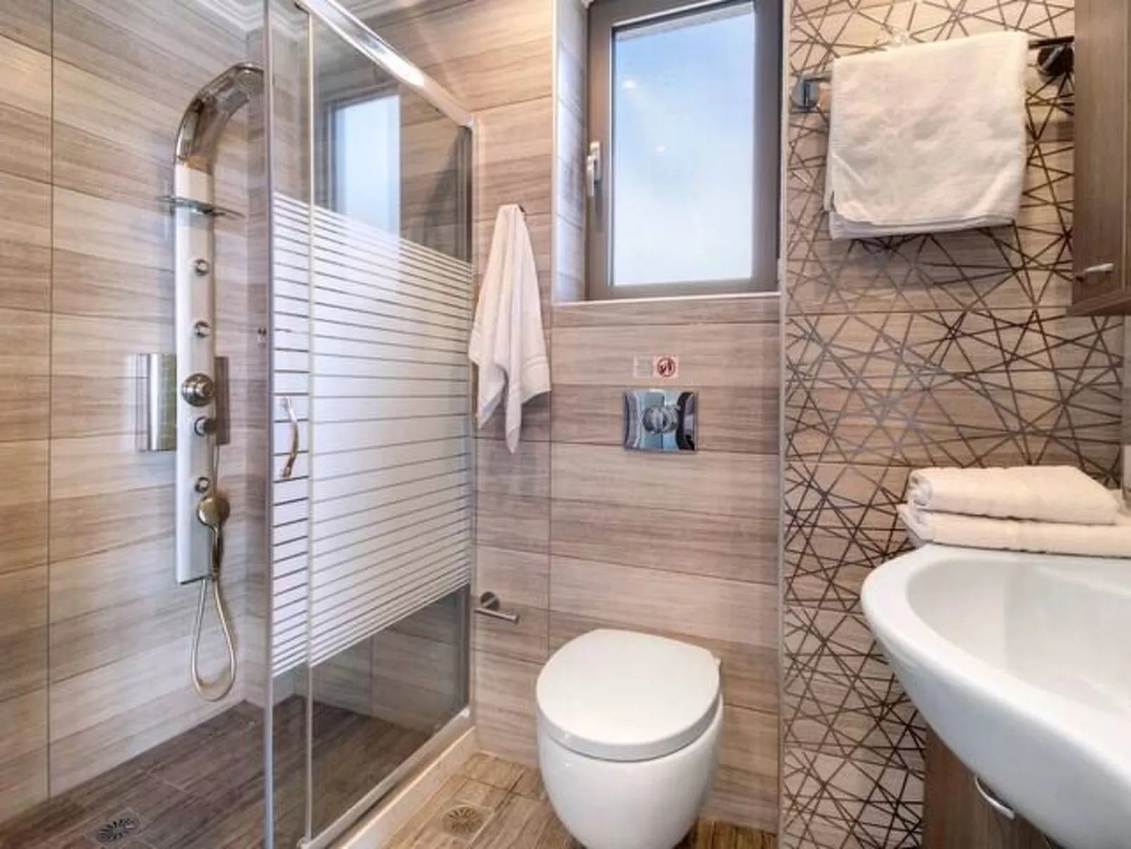 Luxuriöse Steinvilla Emily nahe dem Strand von Mylos-Dedans