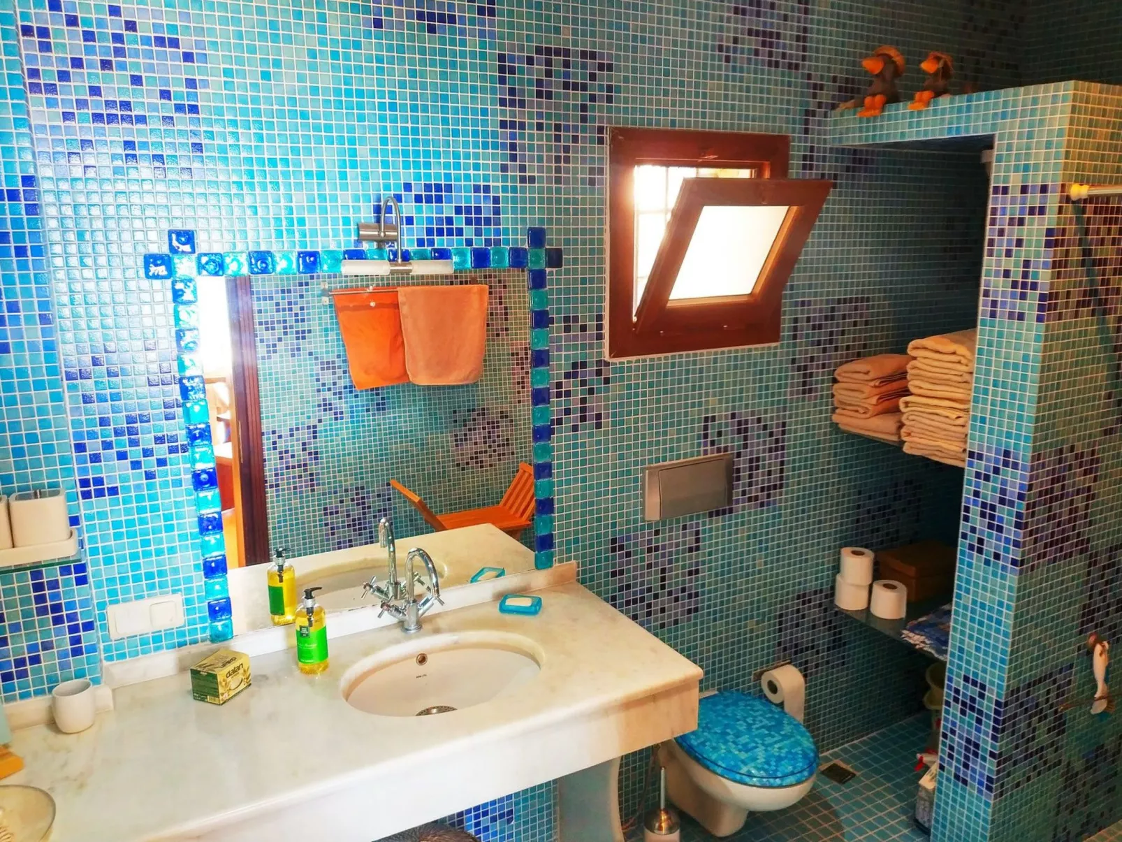 Rustikales Natursteinhaus an der Bucht von Kalkan-Drinnen