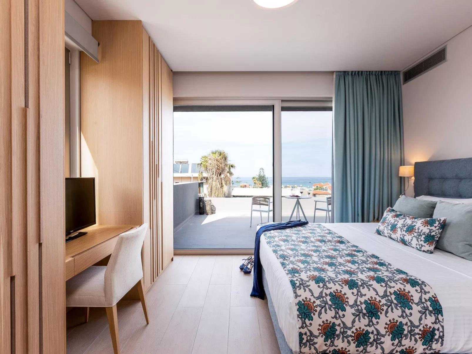 Villa mit beheiztem Pool in der Nähe von Strand und Geschäften-Image-tags.info