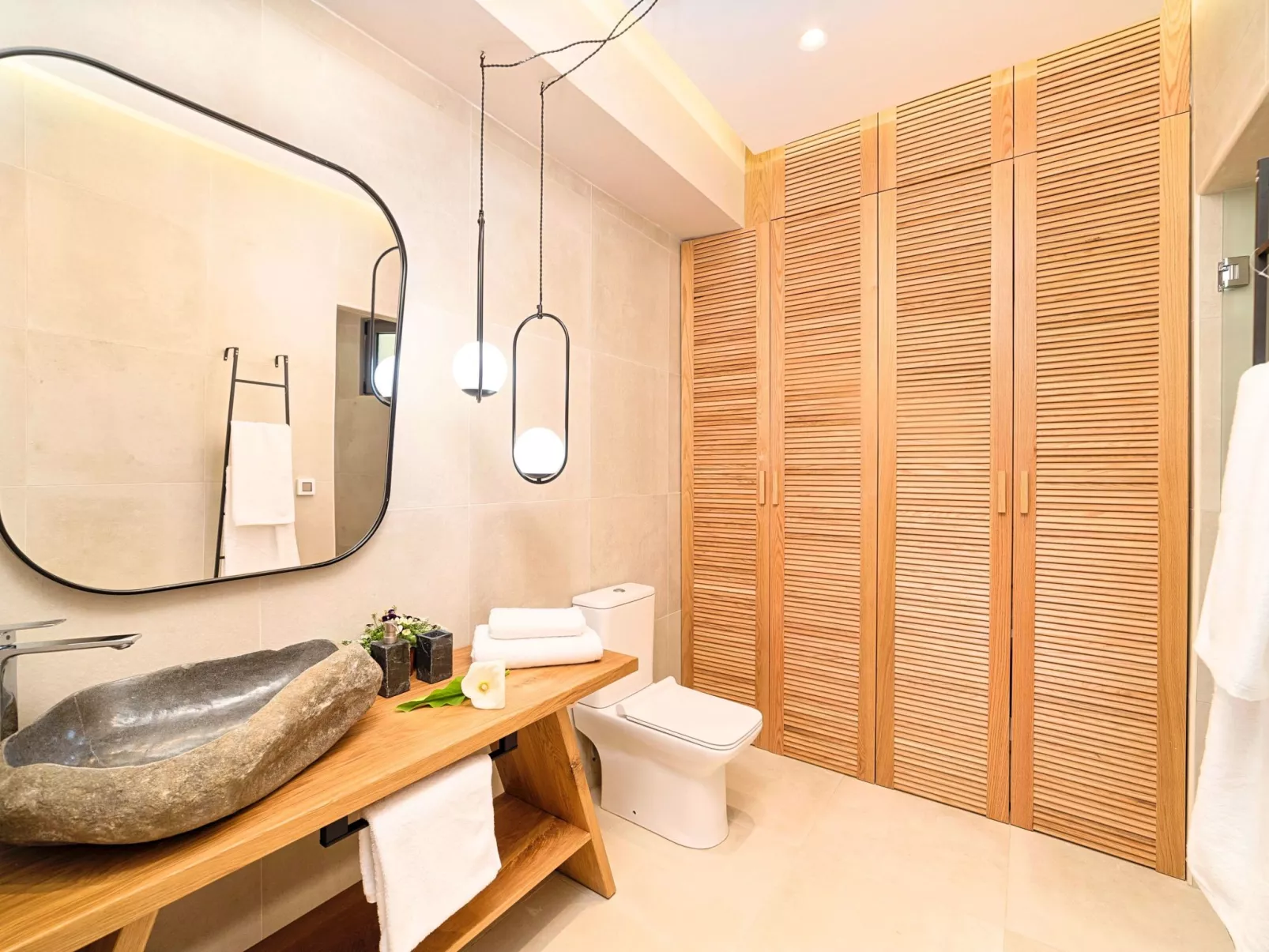 Blue Lake Villa Beheizter Pool-Dedans