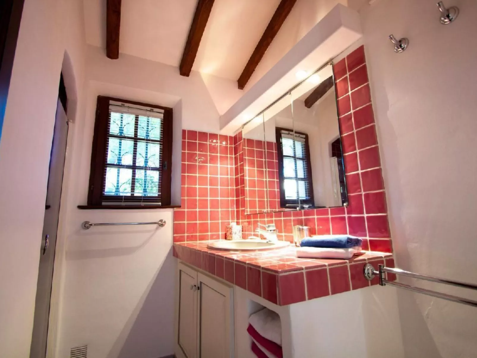 Charmante Villa mit Pool und Golfplatz-Inside