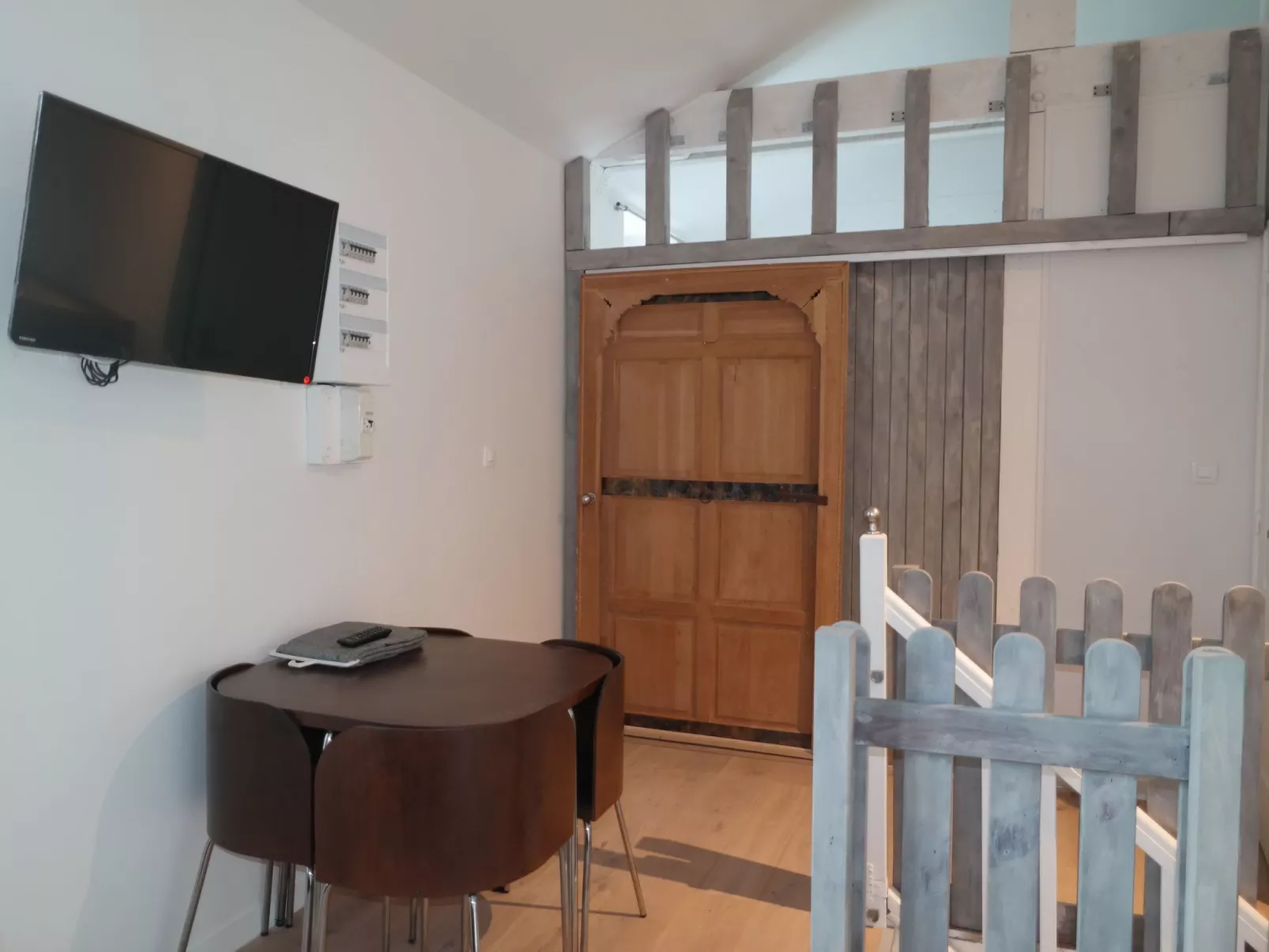 Schöne Unterkunft mit Terrasse in der Nähe des Meeres - Inside