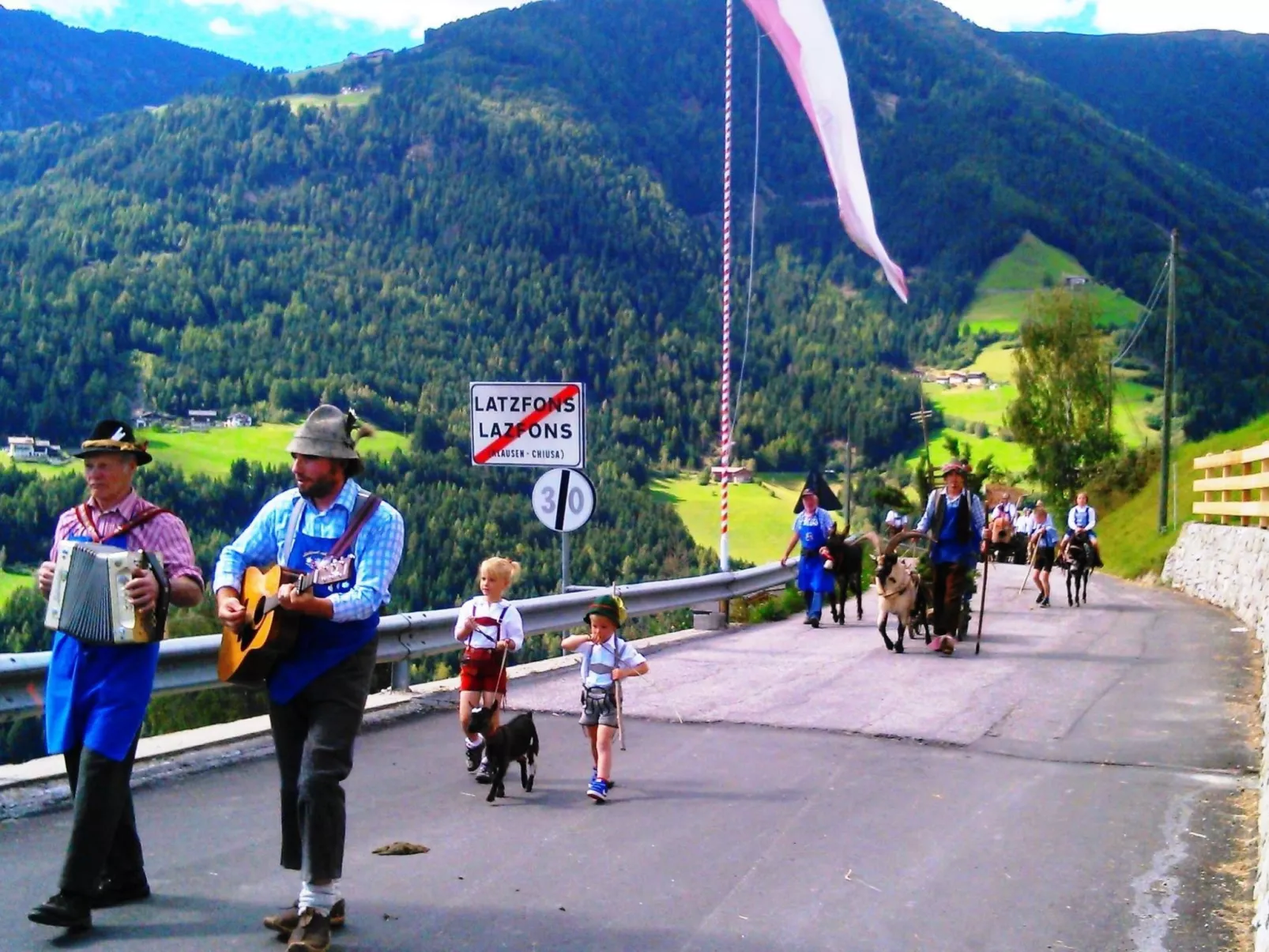 Mit Terrasse auf einem Bauernhof-Draußen