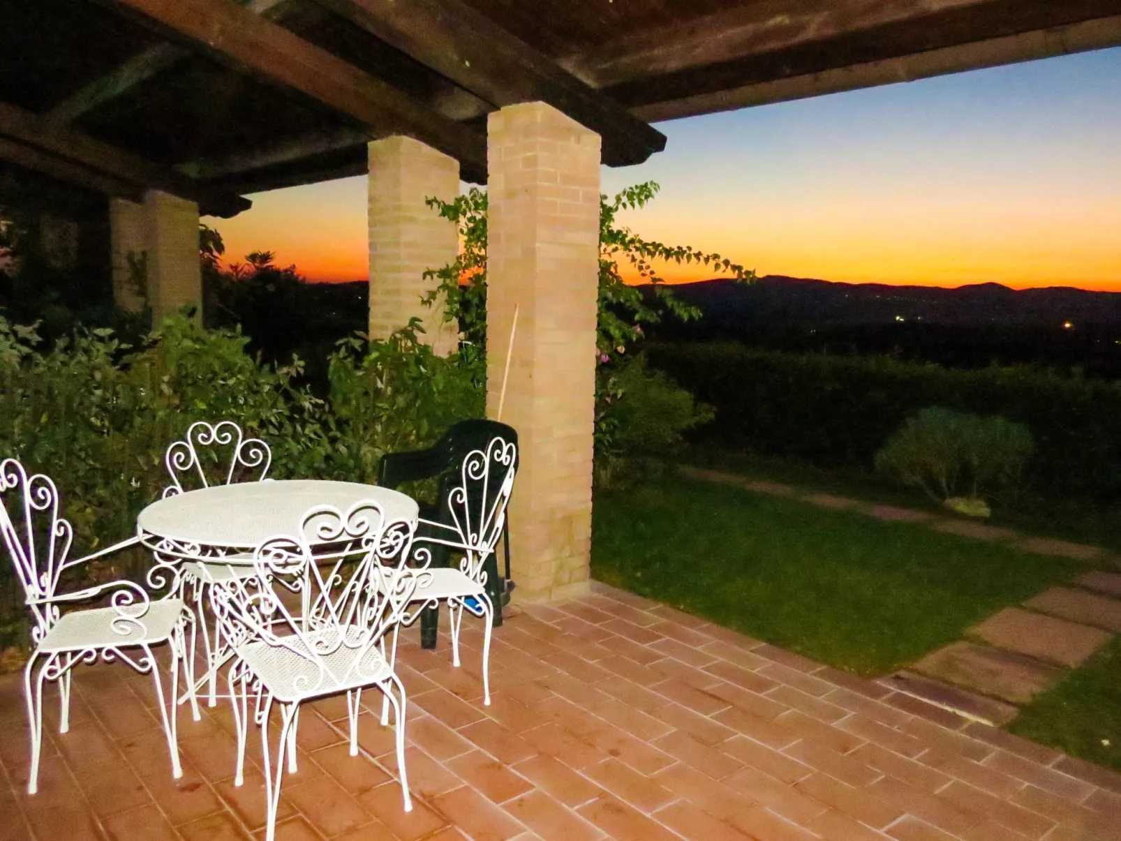 Pieve pomaia' Studio mit Gemeinschaftspool-Outside