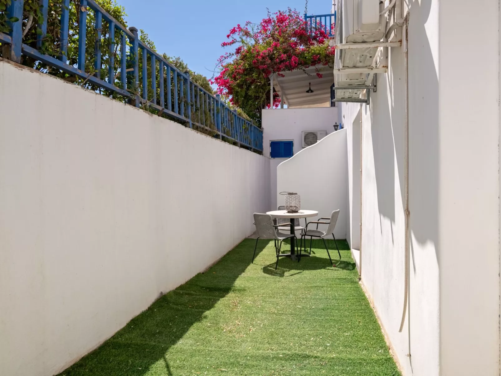 "Casa Lina" geräumig, modern, Dorfzentrum - Draußen