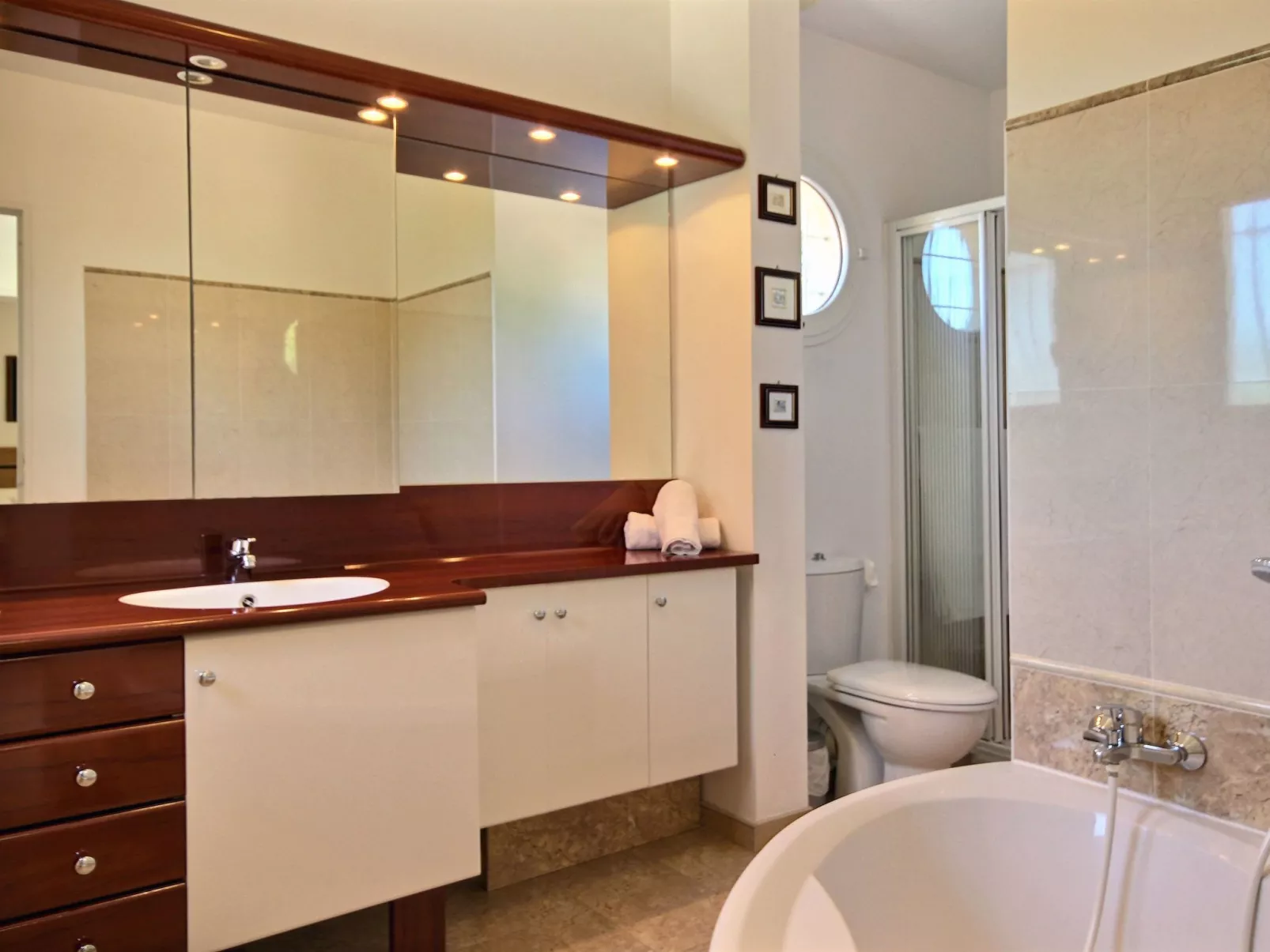 Villa Bois Dore in Valbonne-Inside