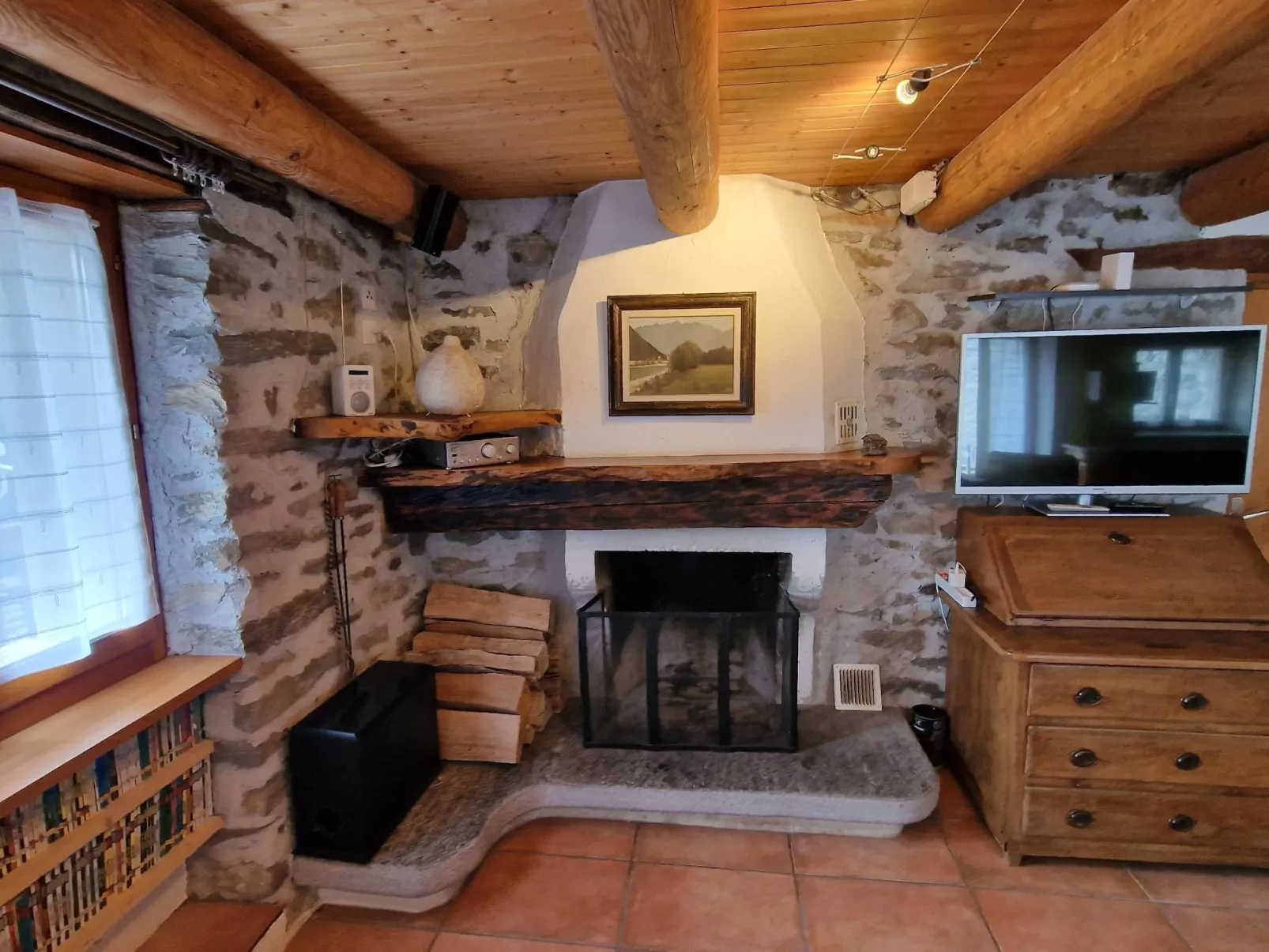 Chalet in den sonnigen Schweizer Südalpen-Drinnen