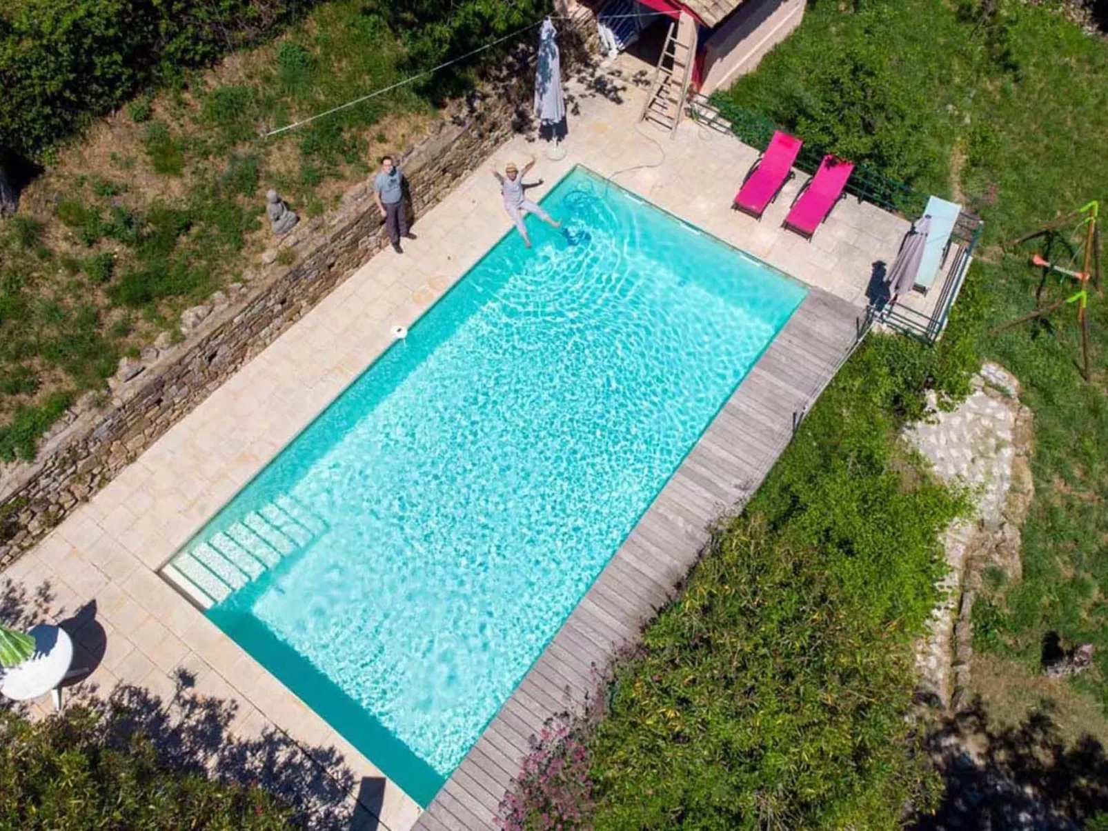 Klimatisiertes Ferienhaus mit Pool-Outside