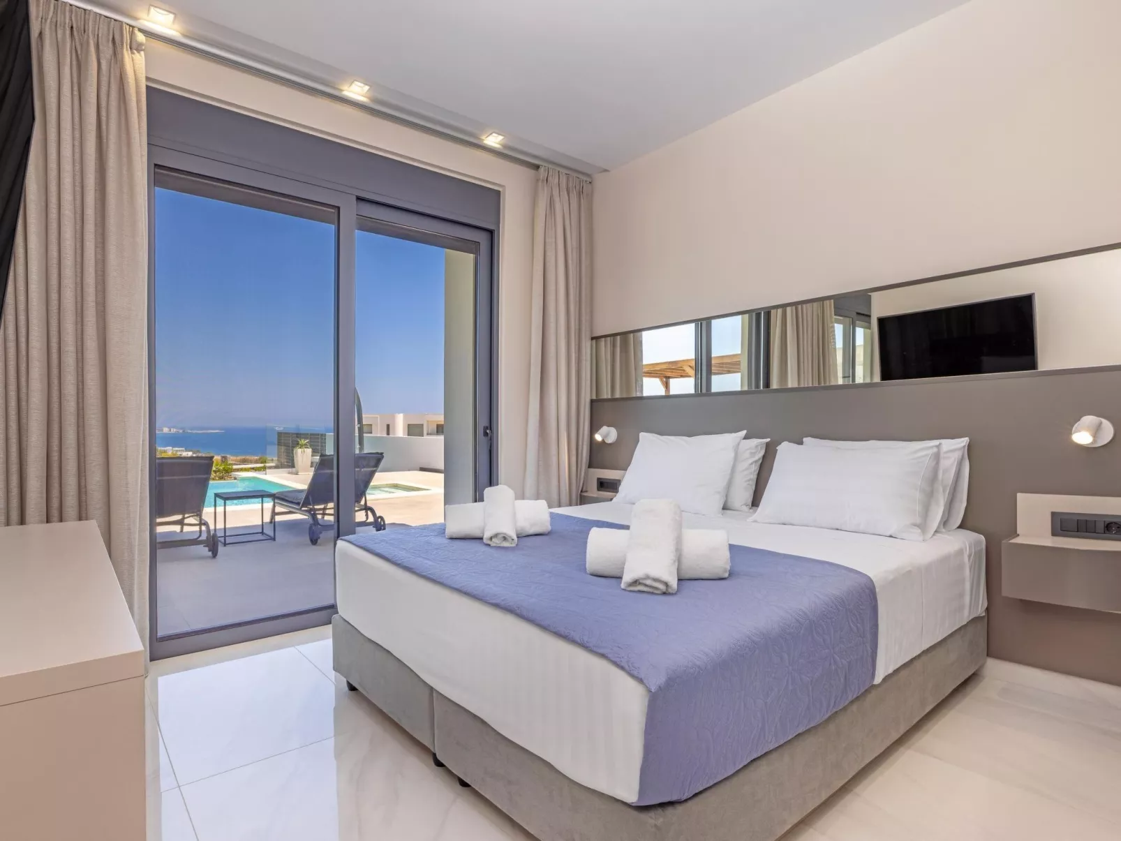 Ferienvilla Azalea mit Schwimmbad-Dedans