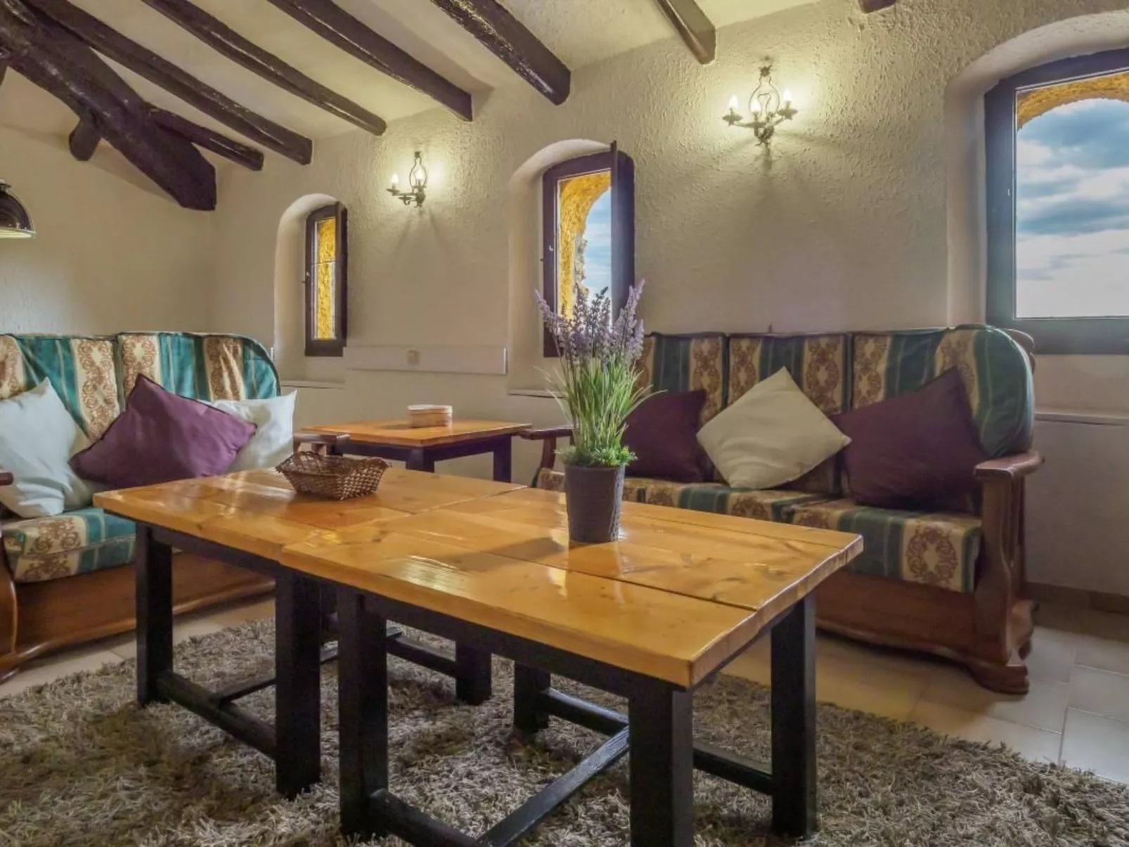 In Can Trabal mit Garten und Grill-Drinnen