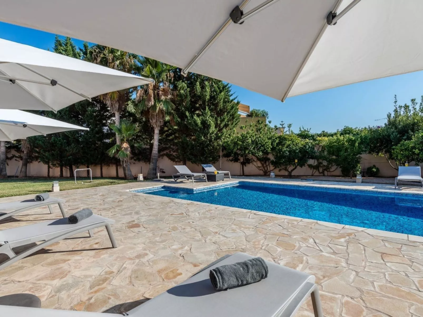 Villa in der Nähe des Zentrums und des Meeres-Outside