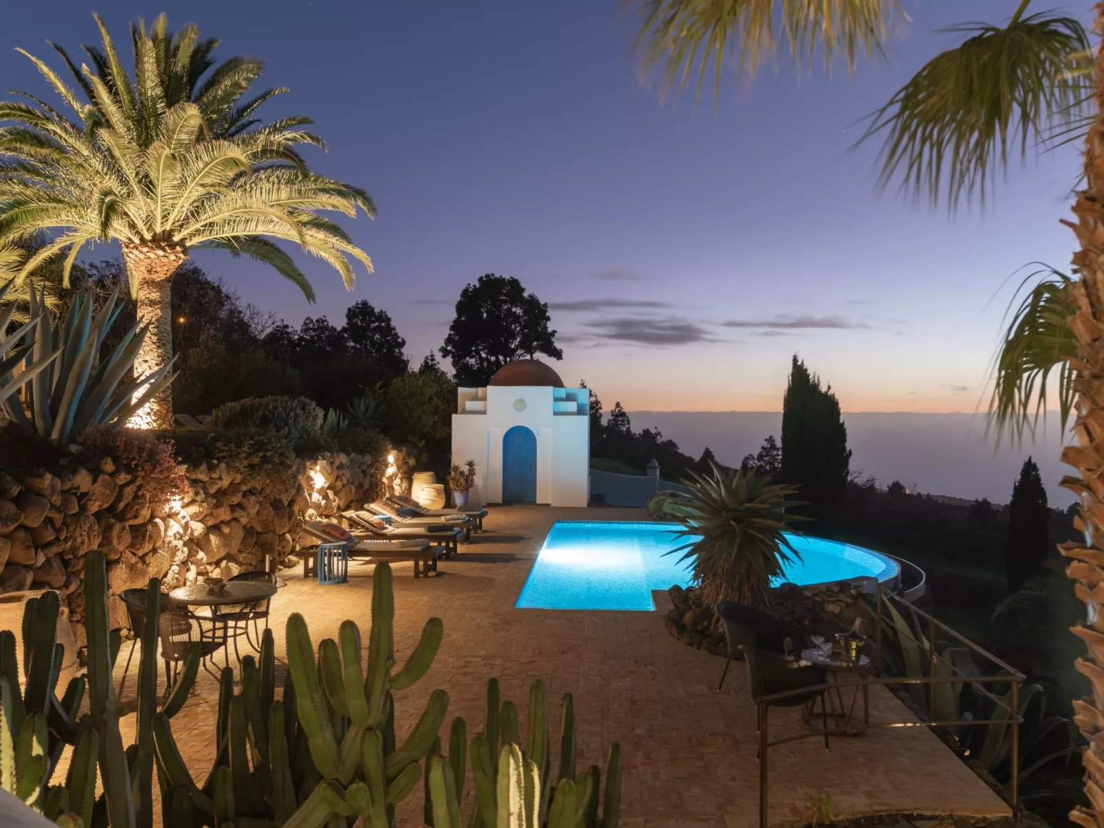 Villa Botánico-Outside