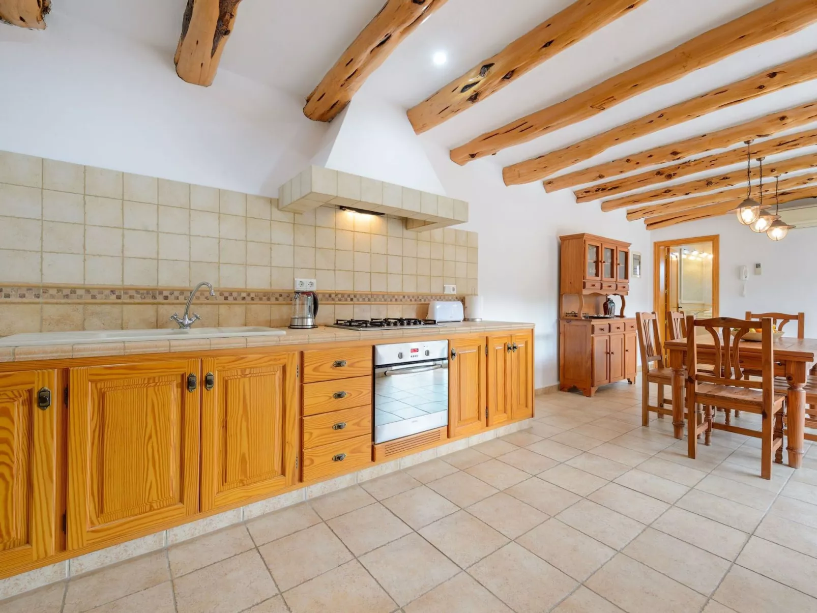 Schöne Villa Belvedere mit 4 Schlafzimmern, 3 Bädern, beheiztem Pool, zwei Whir-Inside