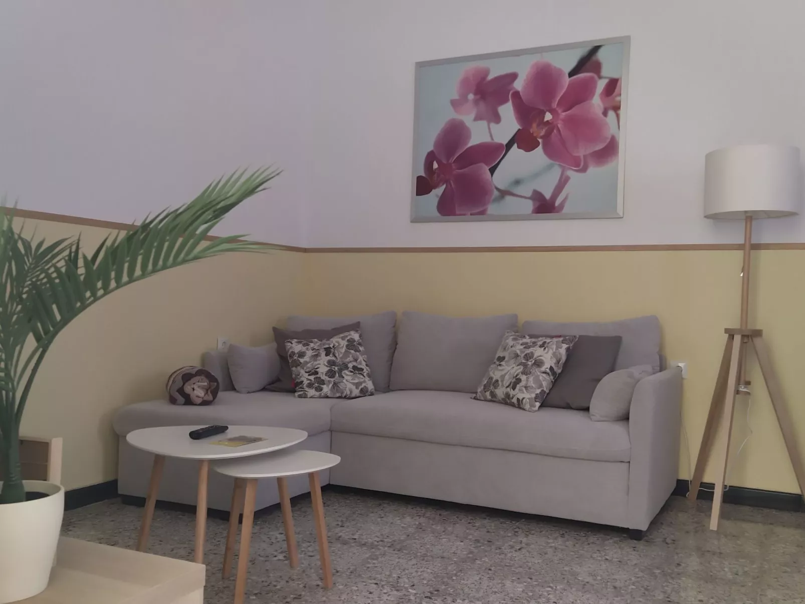 Edara Home - Haus mit privatem Garten-Drinnen