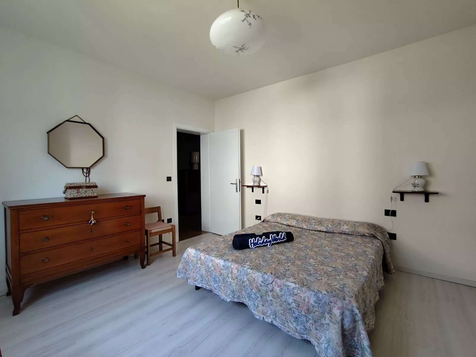 Komfort auf der Bergseite bei Holiday World-Inside