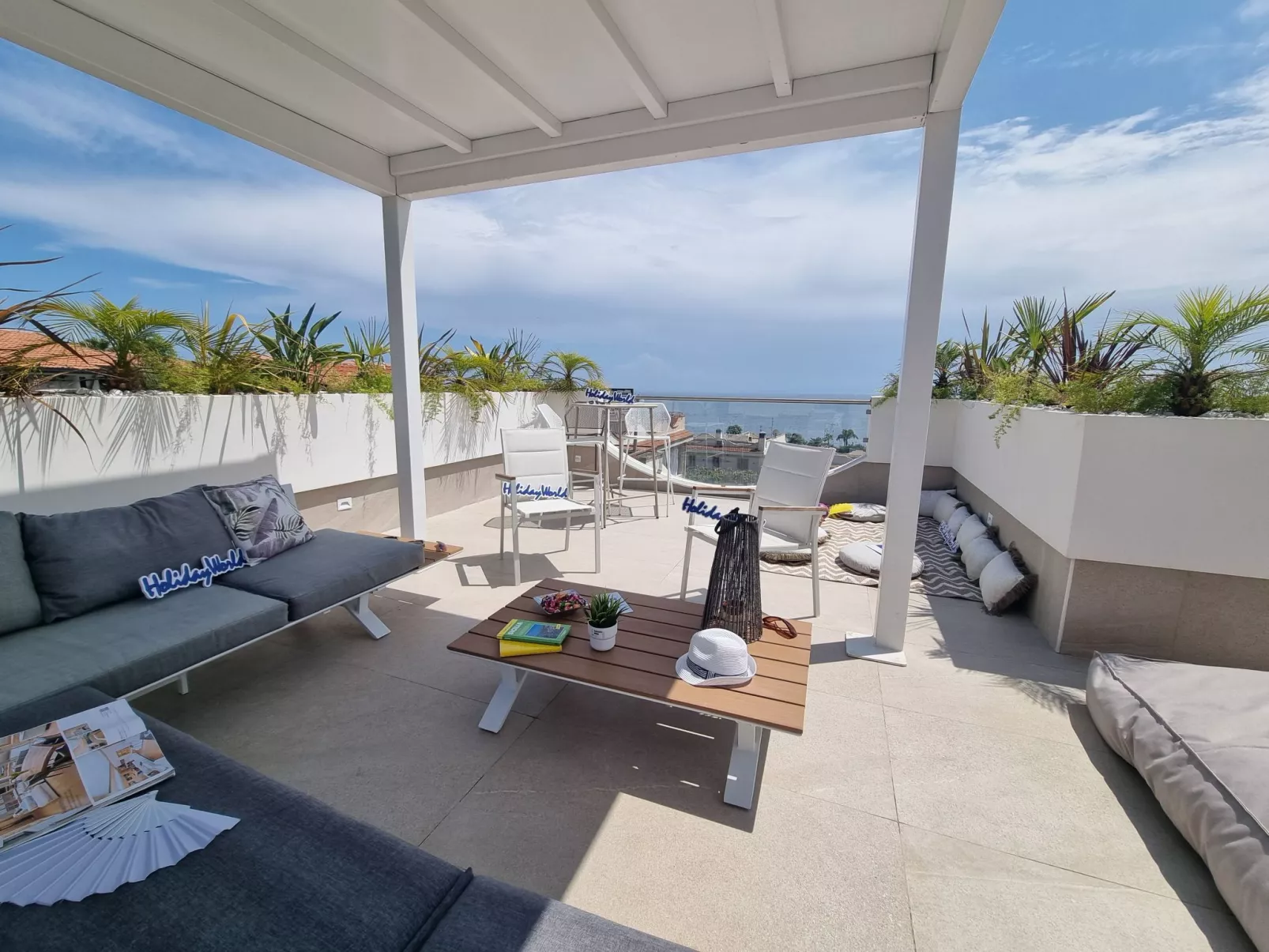 Antigua bei Holiday World-Inside