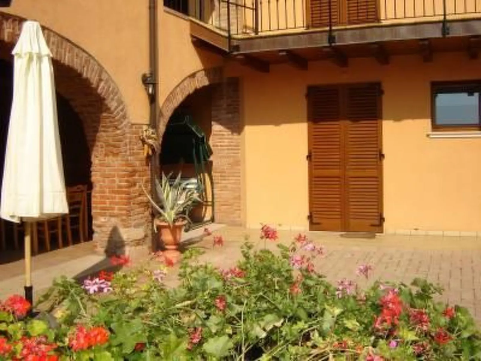 Mit großer Terrasse-Outside