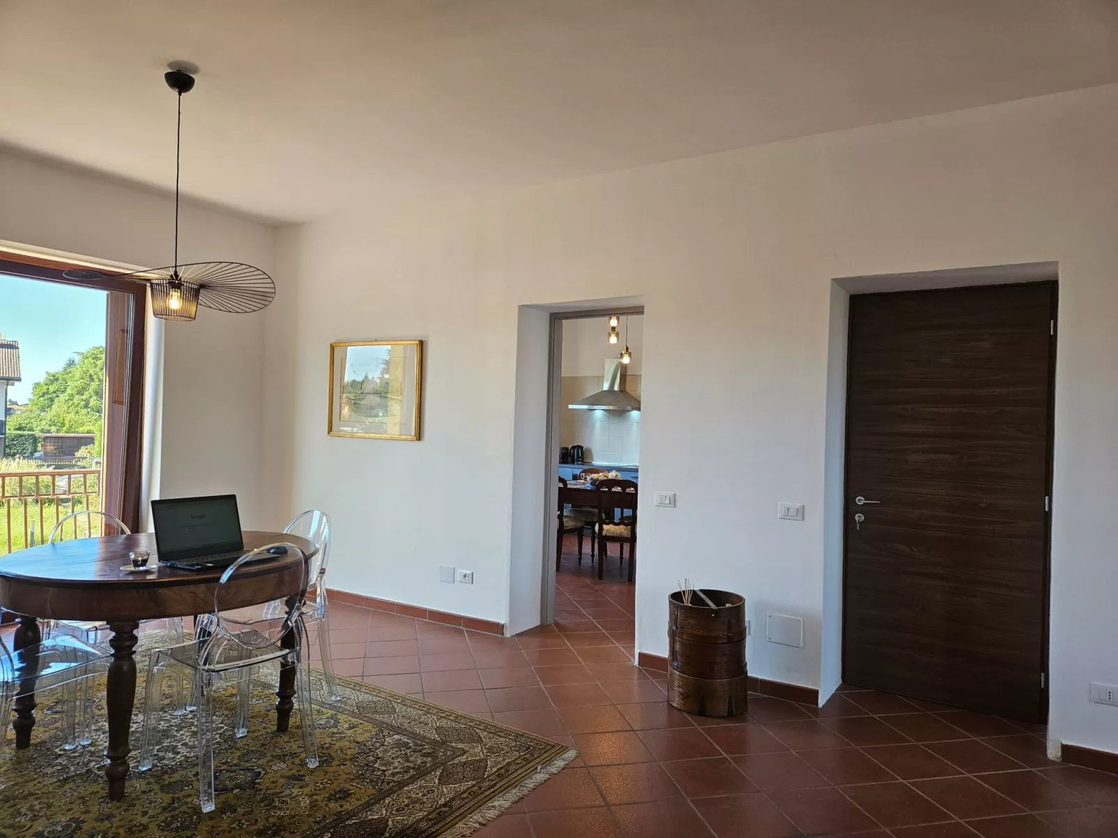 Zwischen Seen und Hügeln in Pina by Holiday World-Drinnen