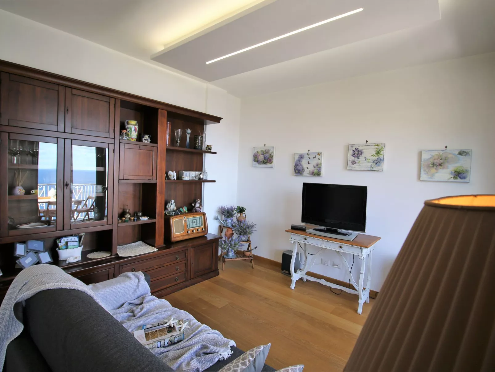 Mit Terrasse-Drinnen