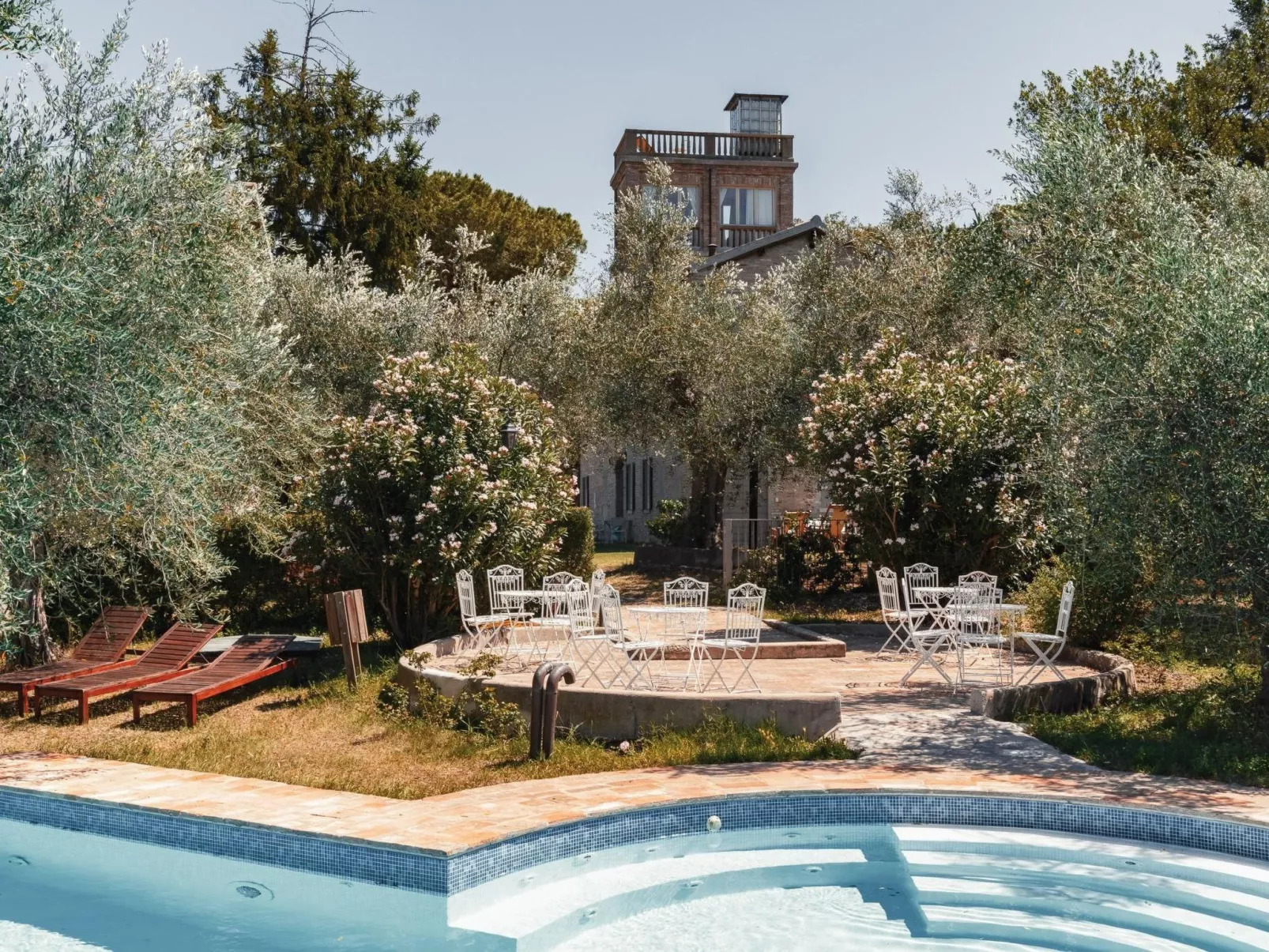 In einem Bauernhaus in den Hügeln, mit Garten und Pool-Outside