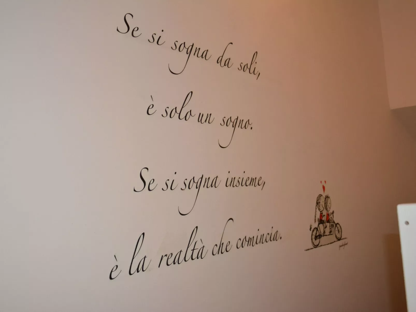 Mit Privatparkplatz-Drinnen