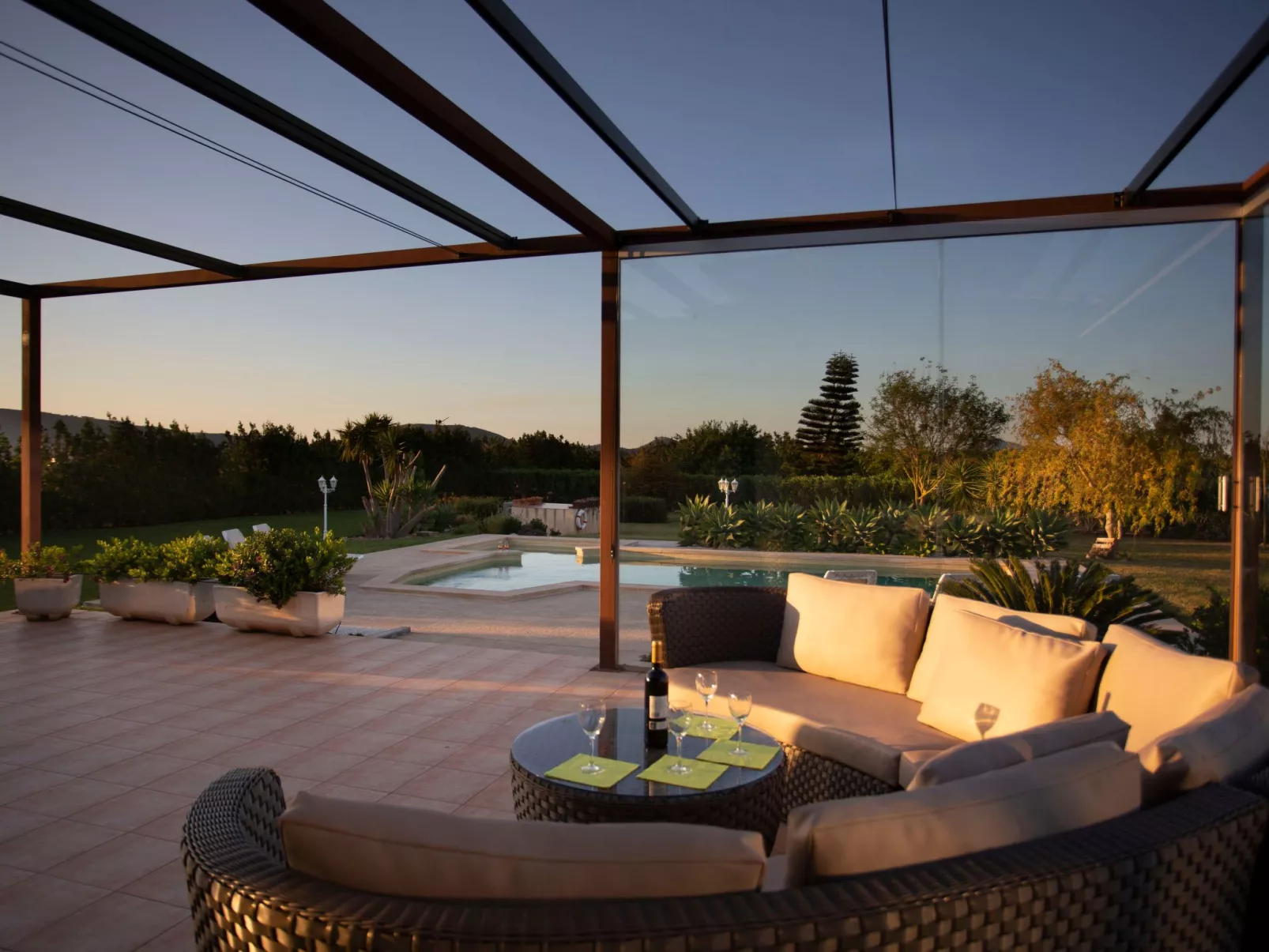 Can Vanrell, mit Schwimmbad, Jacuzzi und Rasenfläche.-Inside