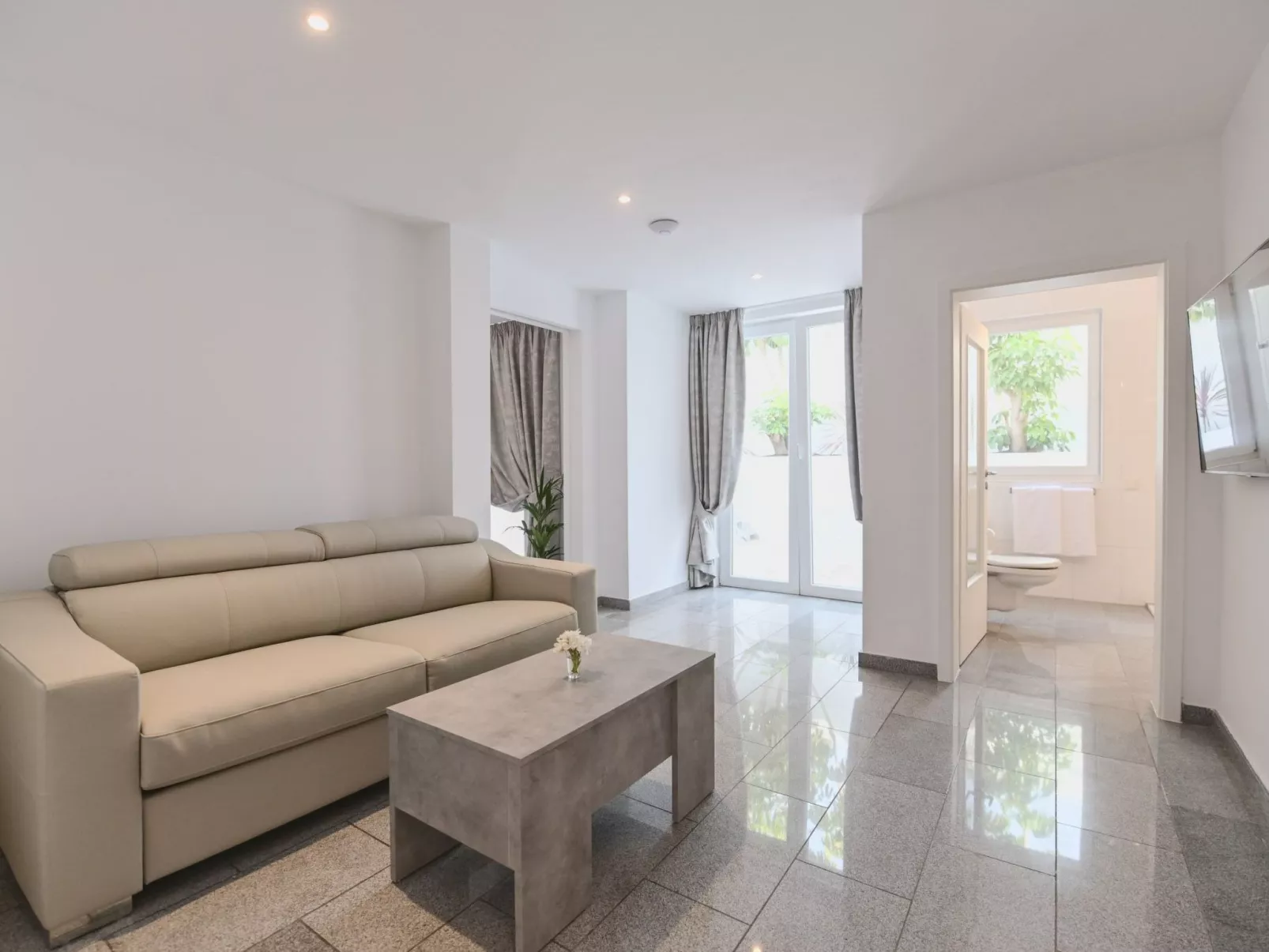 In Adeje mit privatem Pool-Inside