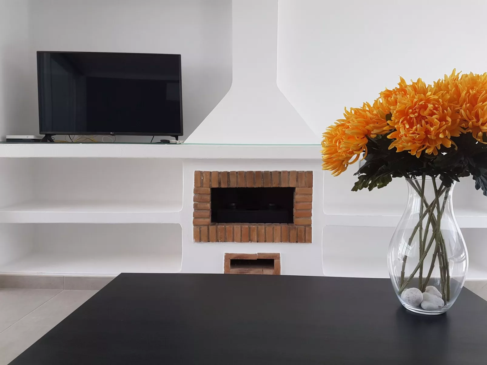 Widder vor dem Meer-Drinnen