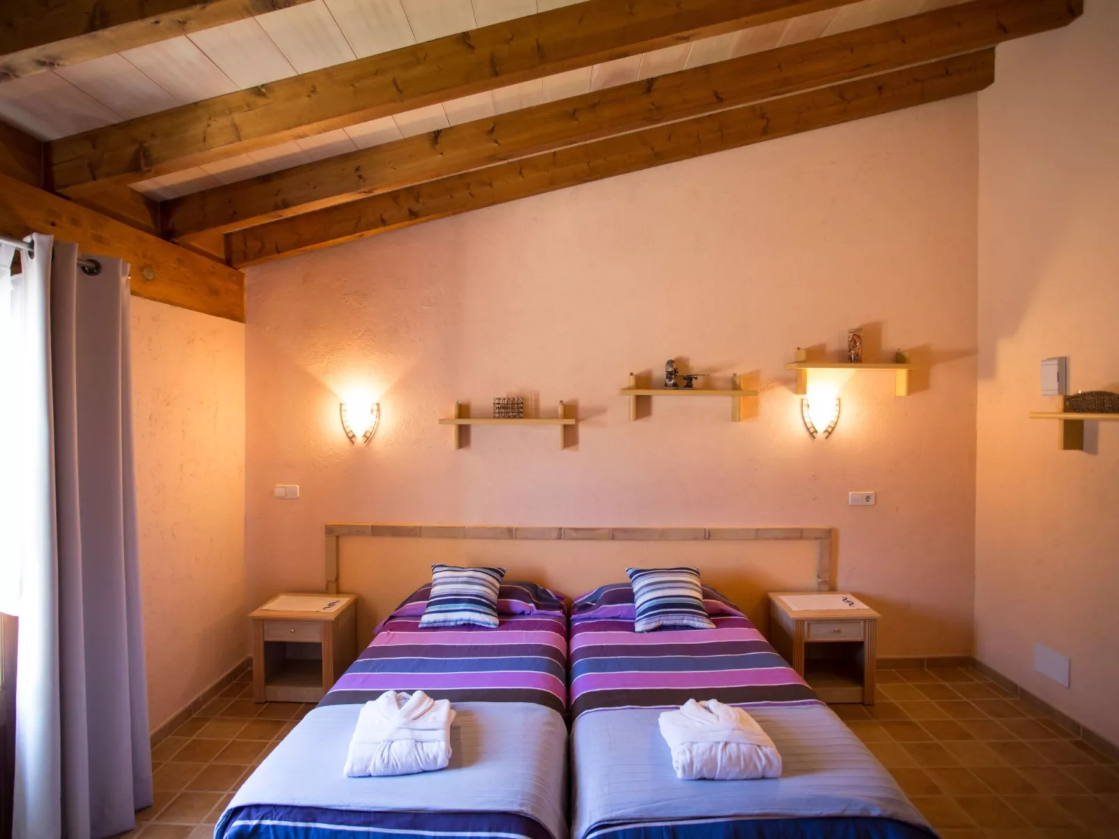 Finca mit Tennisplatz und Schwimmbad-Inside