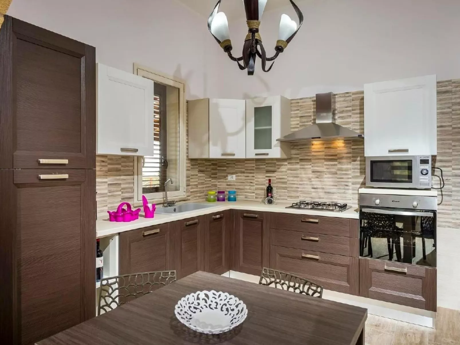 "Mare e Monti" mit eigenem Pool-Dedans