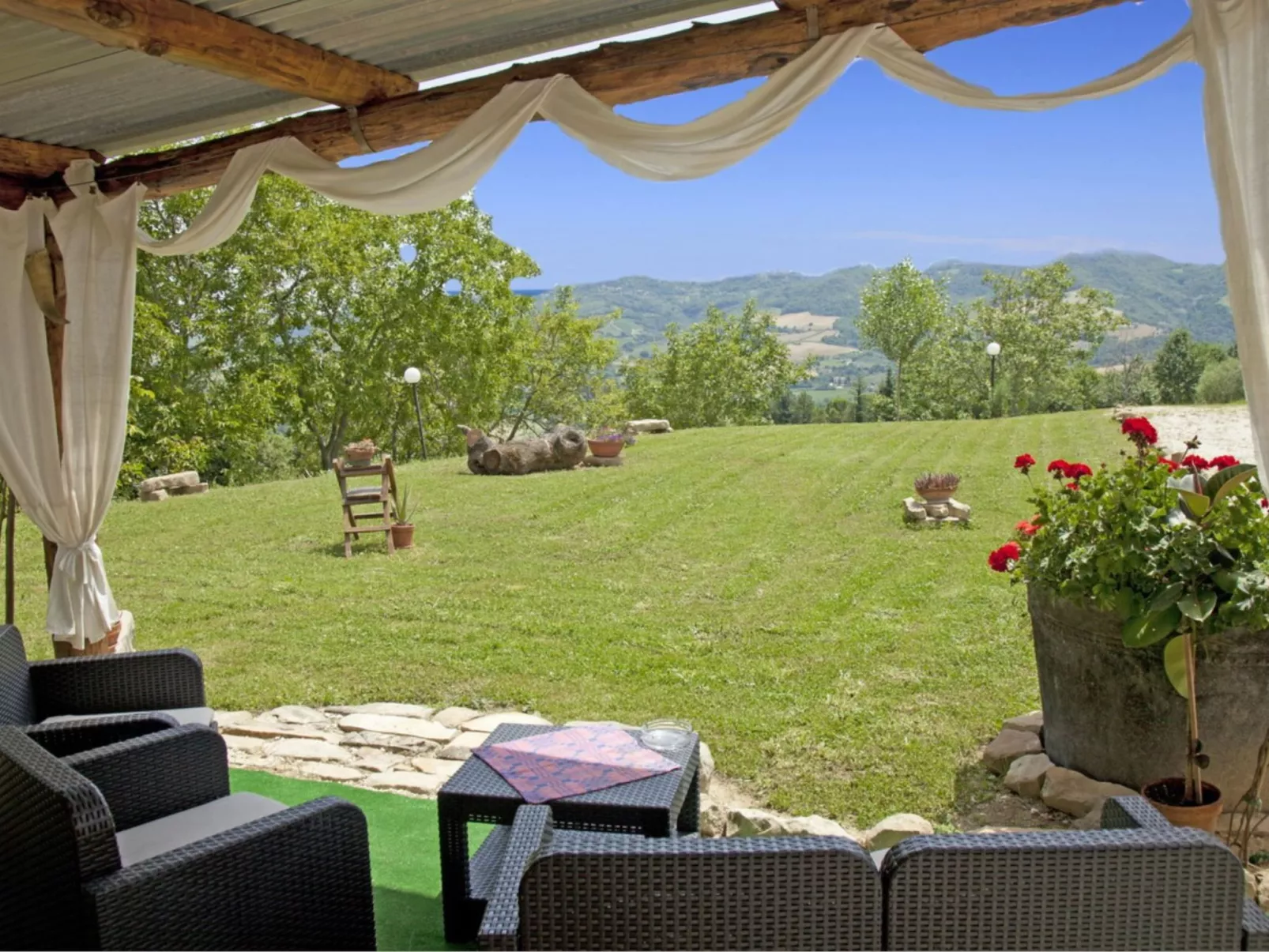 Villa mit privatem Pool und atemberaubender Aussicht-Inside