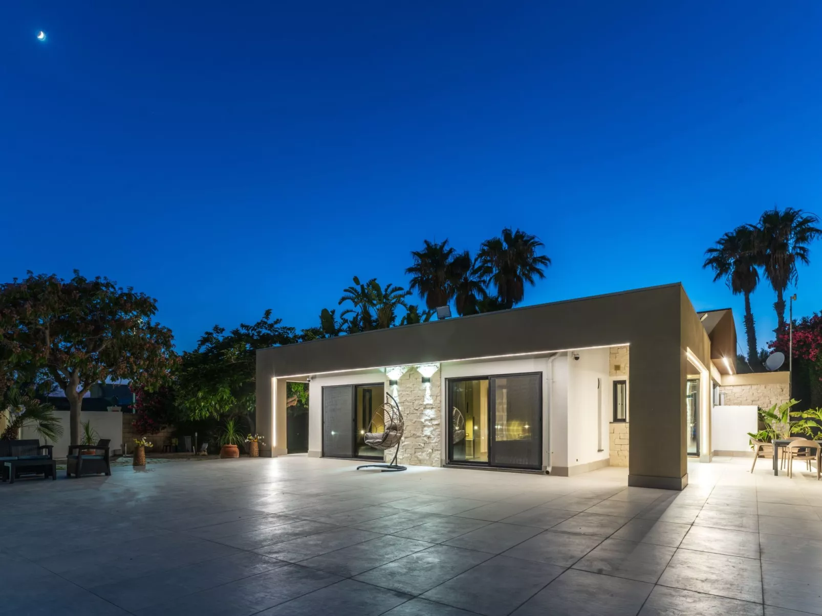 Nereide, Luxusvilla mit Pool am Meer-Outside