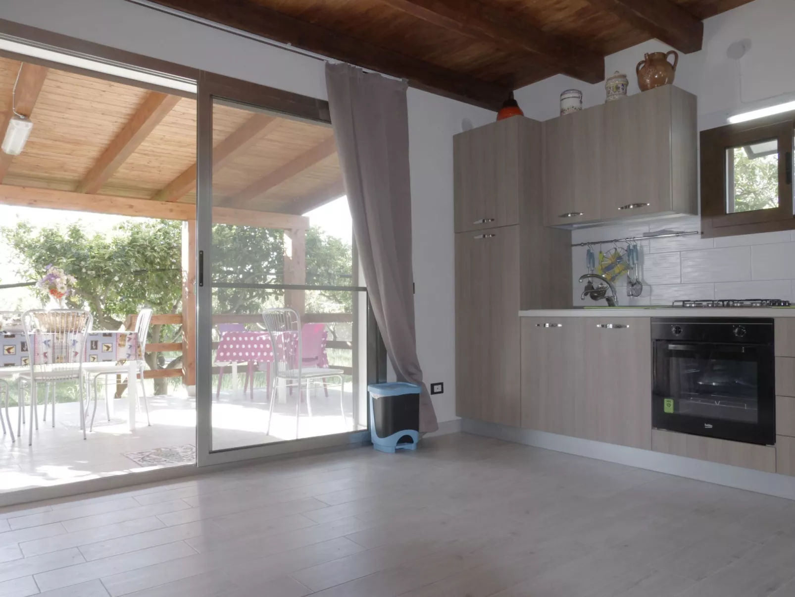 Wohnung 'Lido Fiori' mit privatem Garten-Dedans