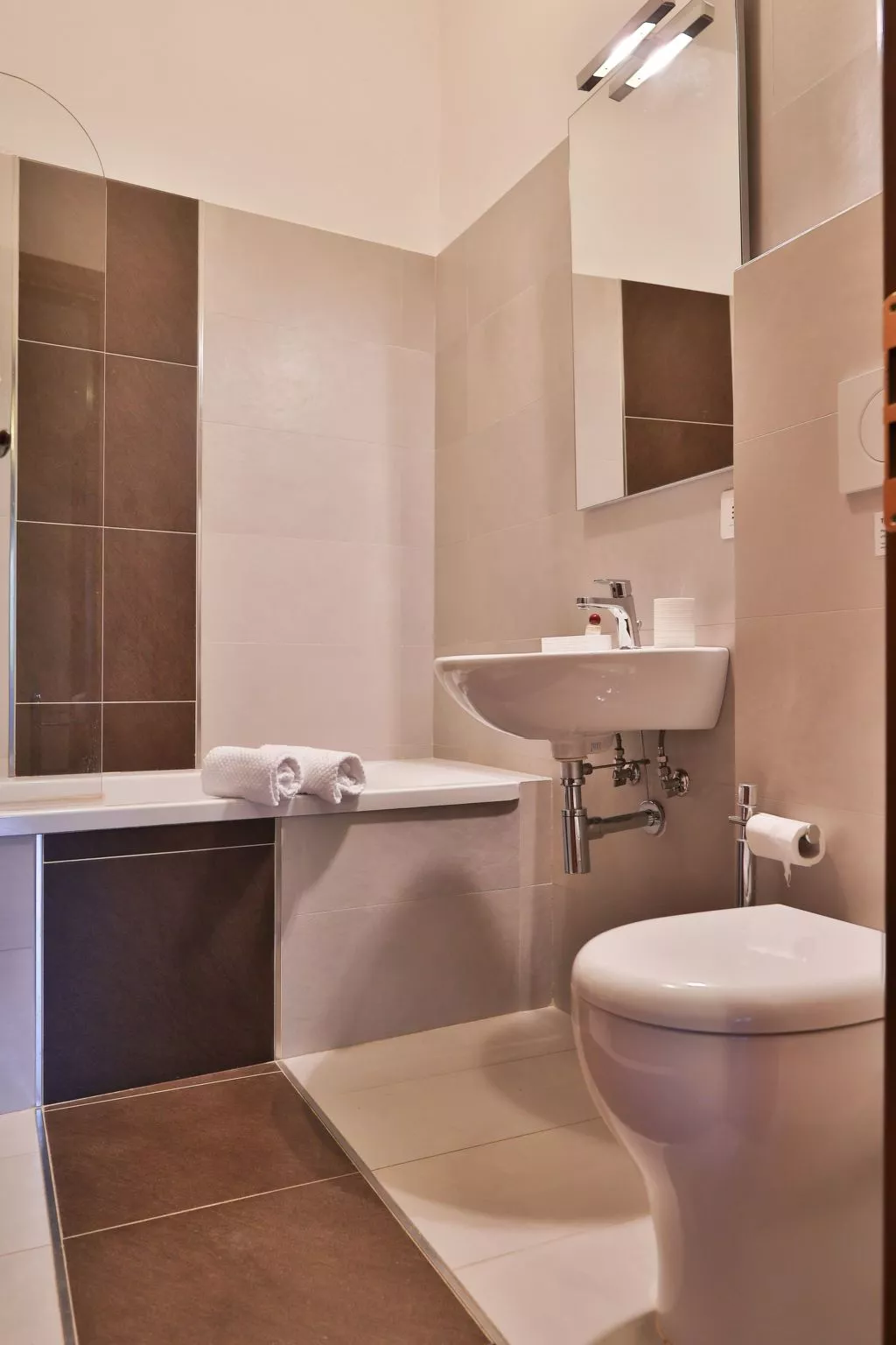 Schönes Apartment mit 2 Schlafzimmern und 2 Bädern-Inside