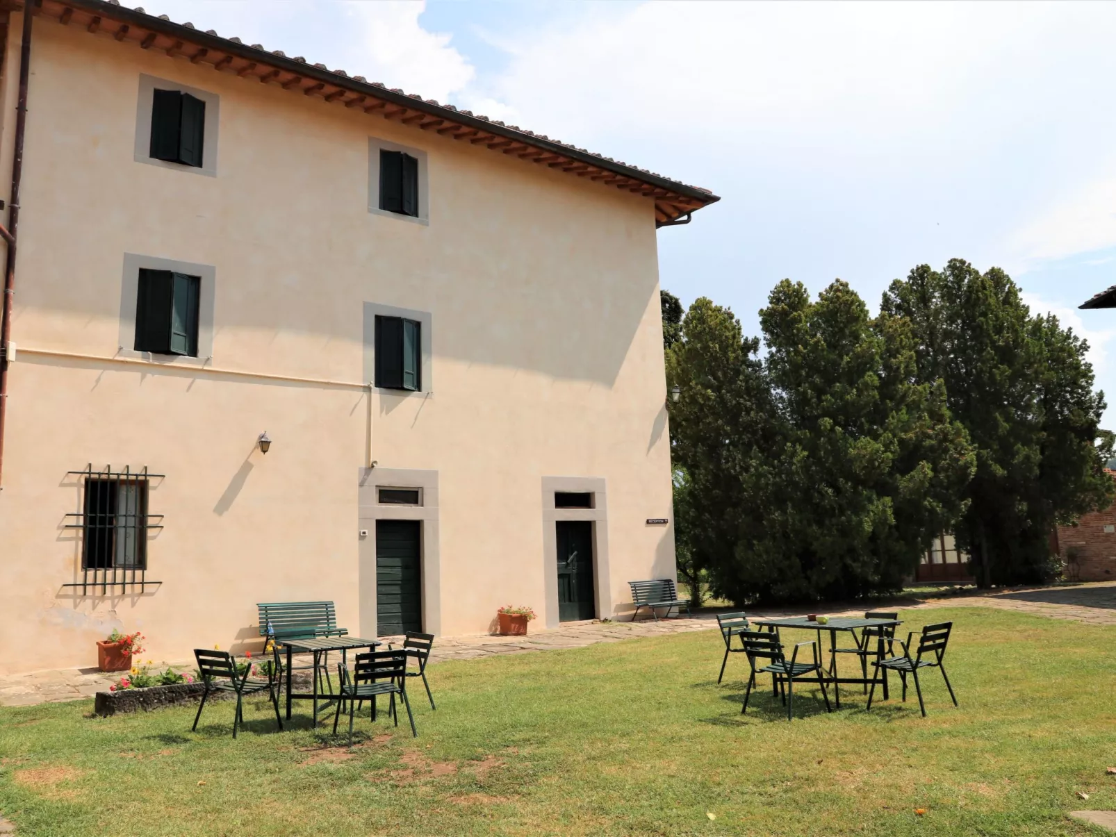 Gemütliche 1-Schlafzimmer-Wohnung in Reggello-Outside