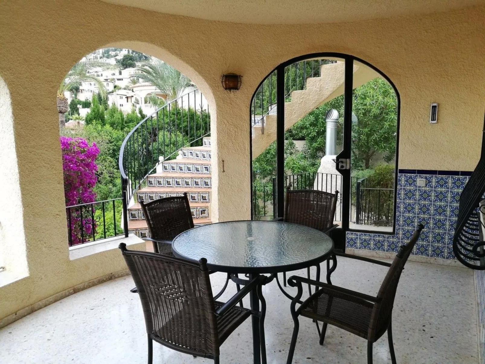 Mit privatem Pool und Meerblick-Image-tags.info