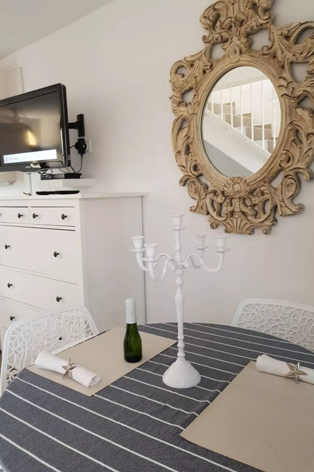 Komfortable Wohnung, Wifi, am Pool-Inside