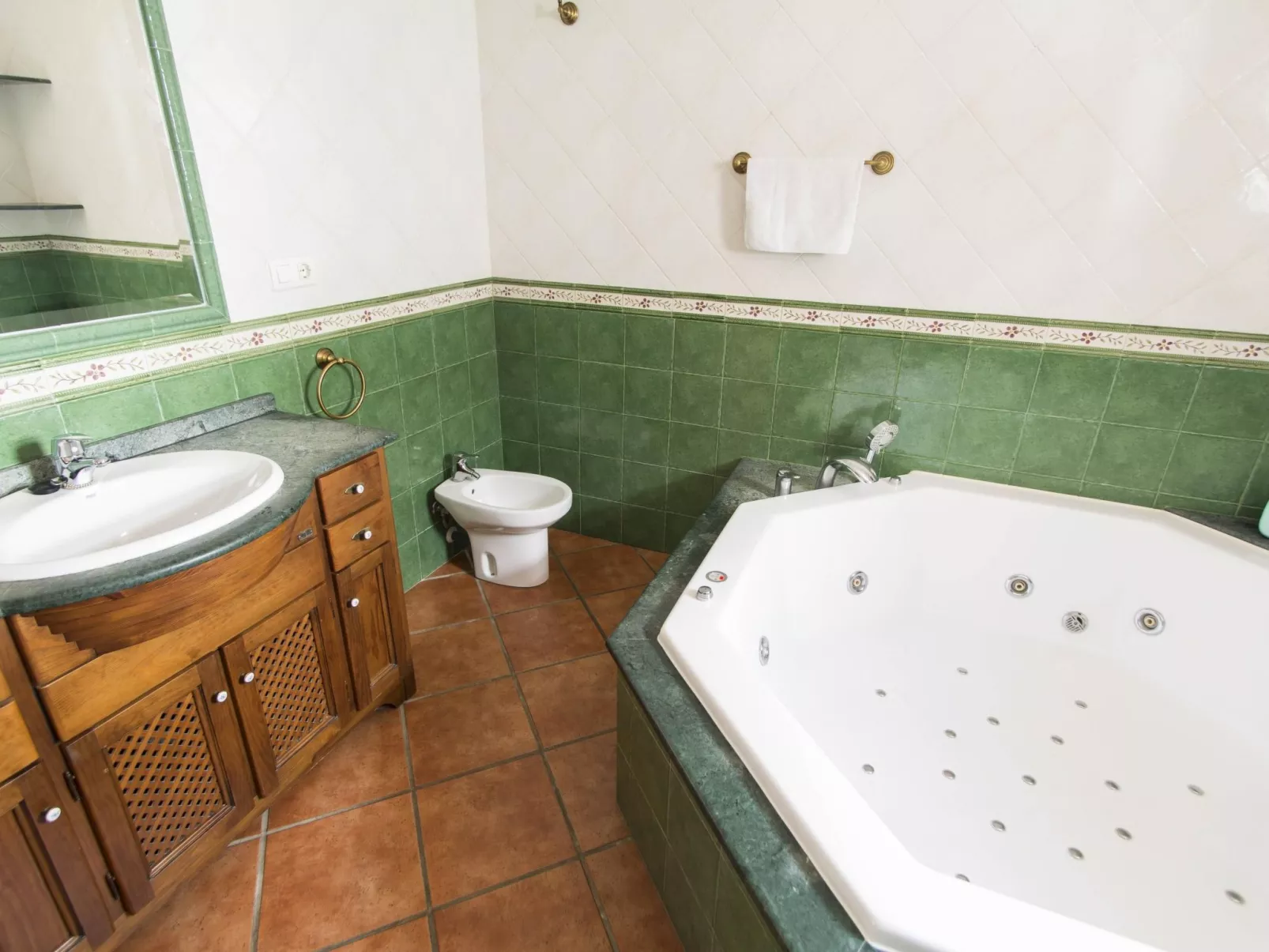 "Angelyn" mit Jacuzzi-Dedans