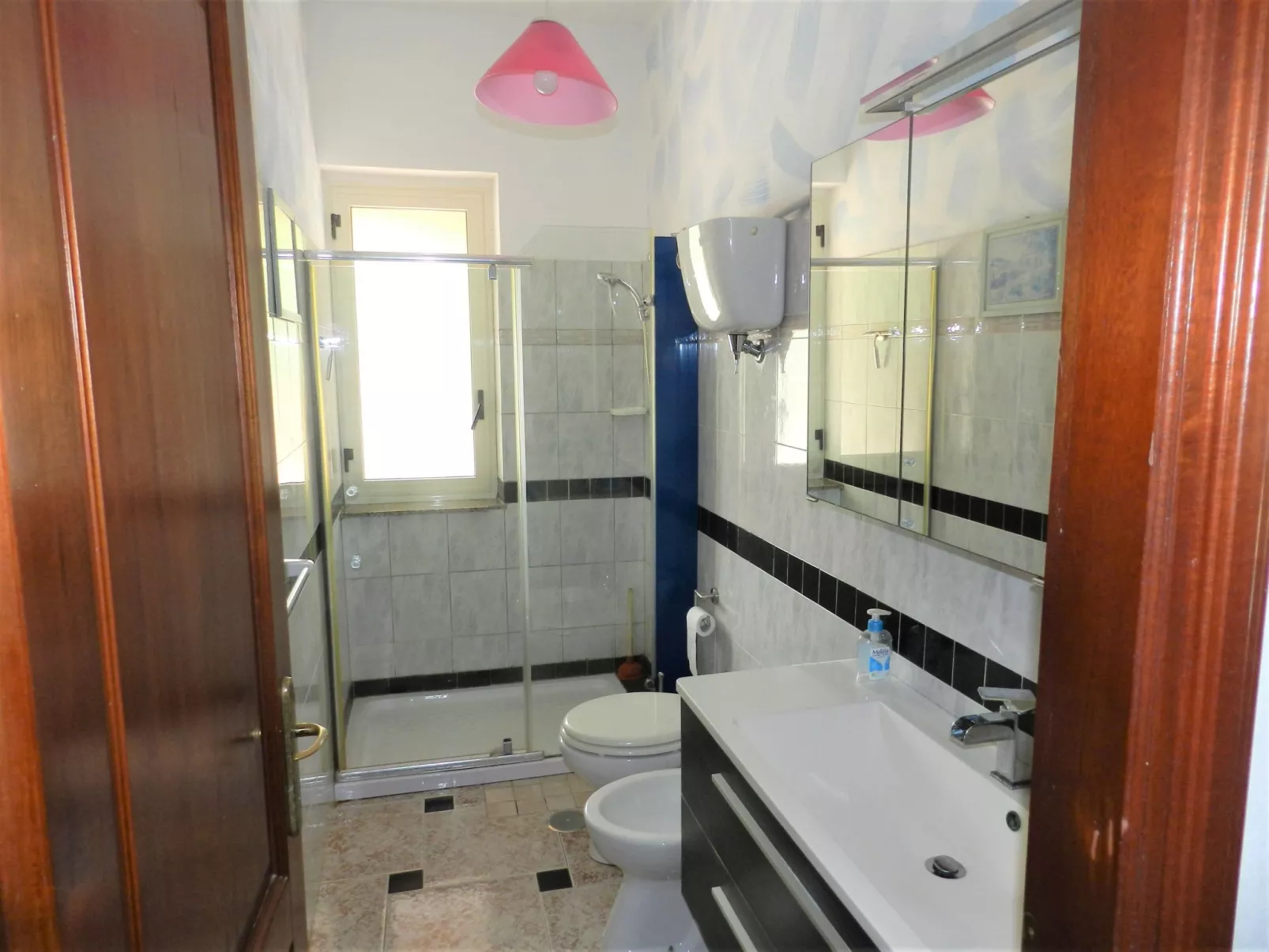 Vanessa-Image-tags.info