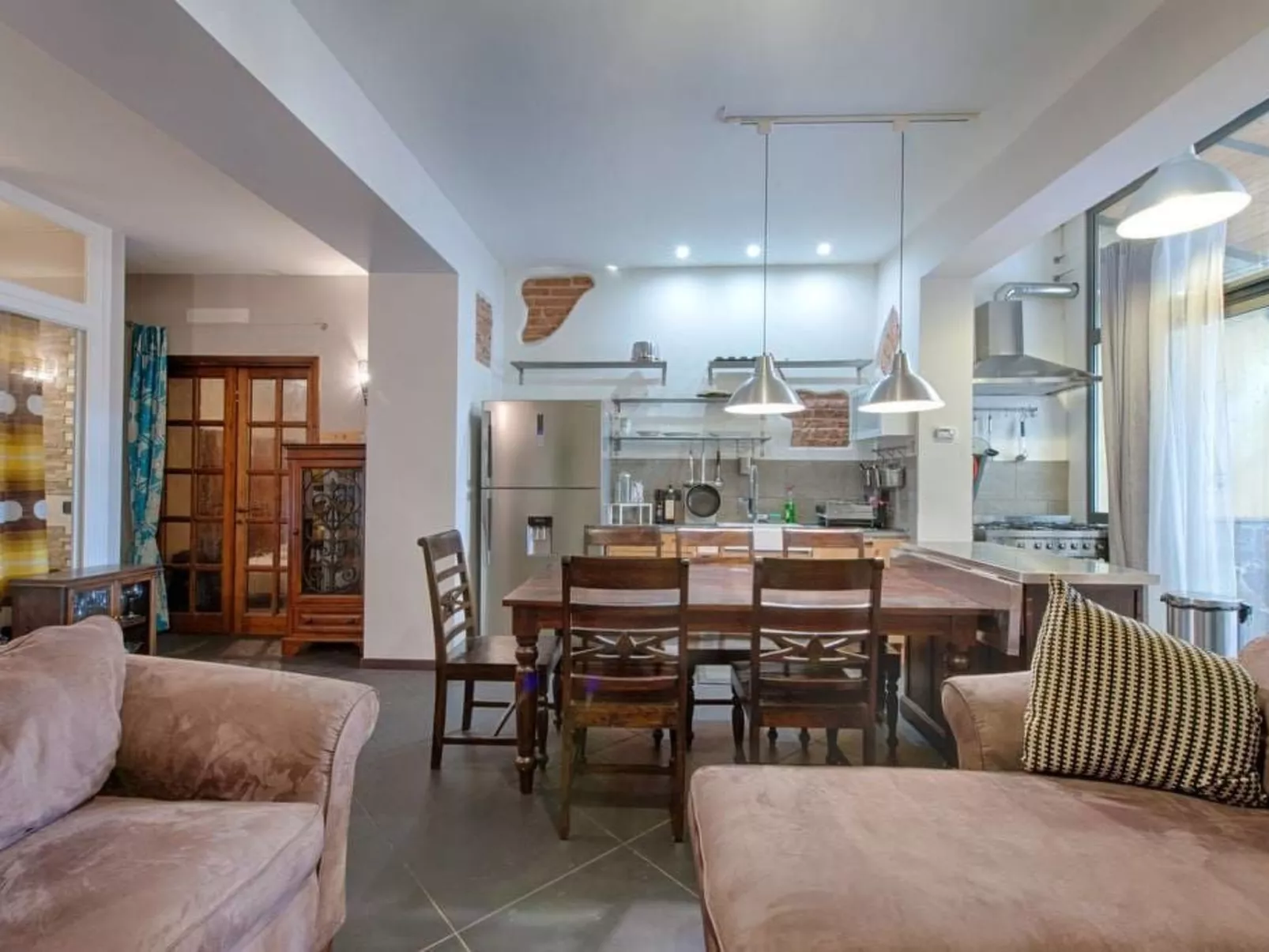 Zwei Schlafzimmer mit Garten und Whirlpool-Dedans